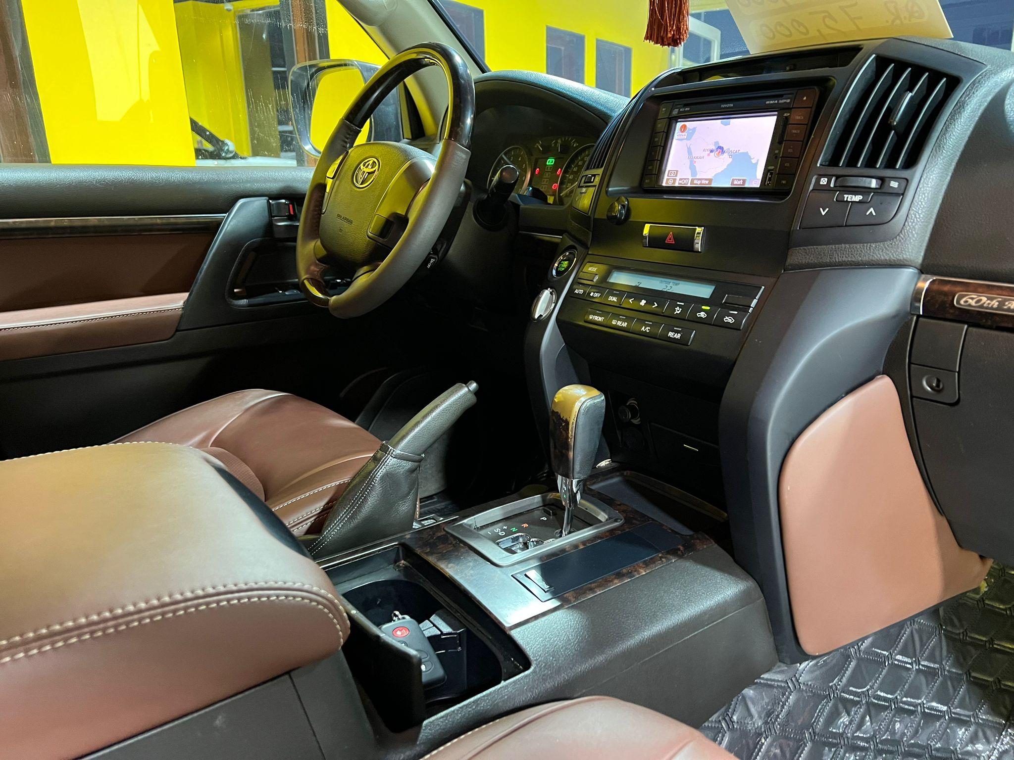 Toyota Land Cruiser GX.R 2011 - Image 2