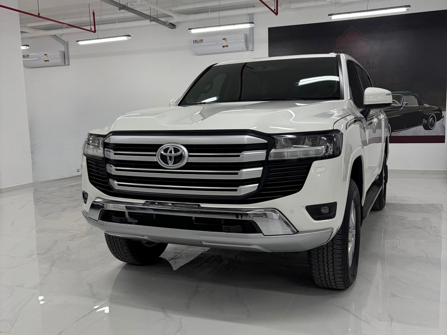 Toyota Land Cruiser VX 2023