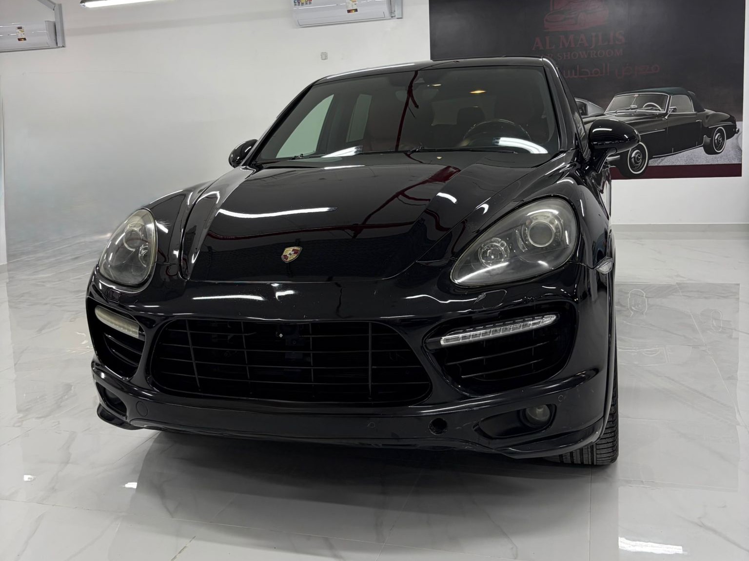 Porsche Cayenne Turbo  S 2014 - Image 2