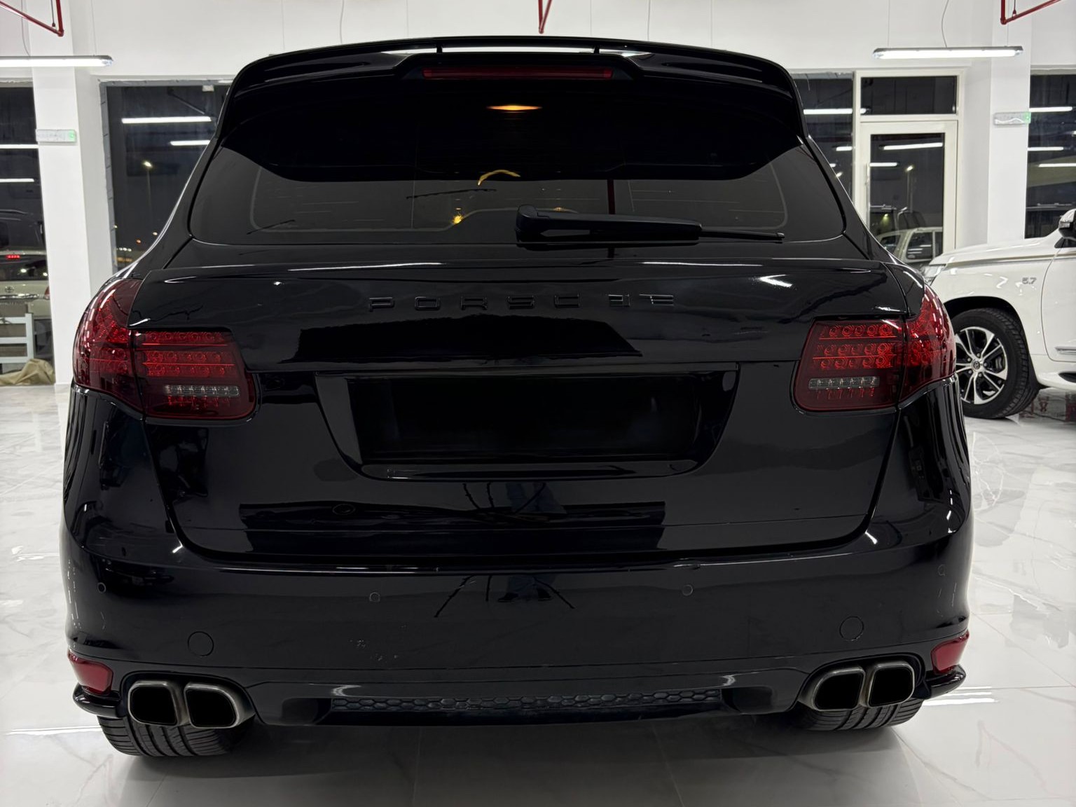 Porsche Cayenne Turbo  S 2014 - Image 4