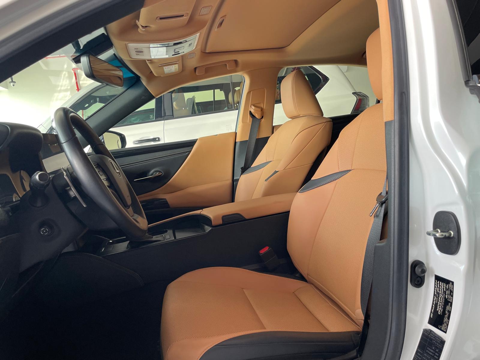 Lexus ES 350 2023 - Image 4