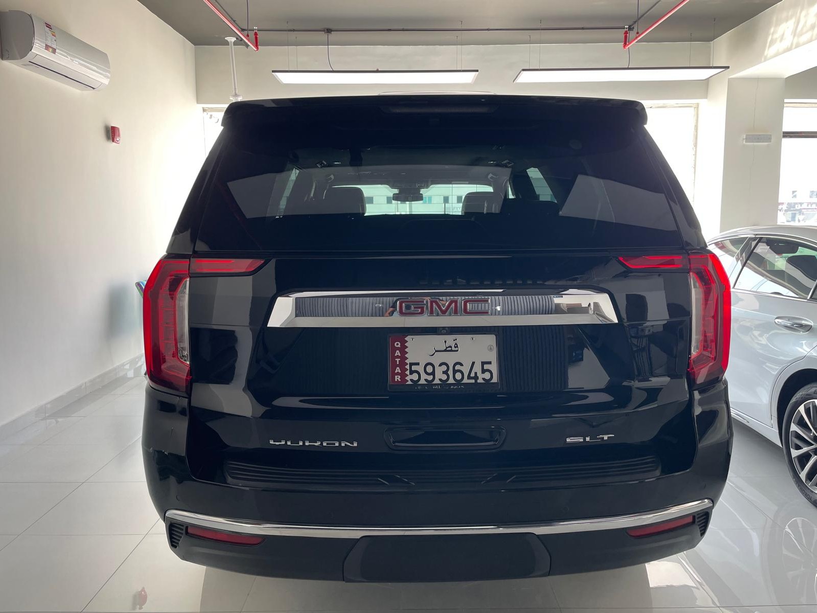 GMC Yukon 2023 - Image 4