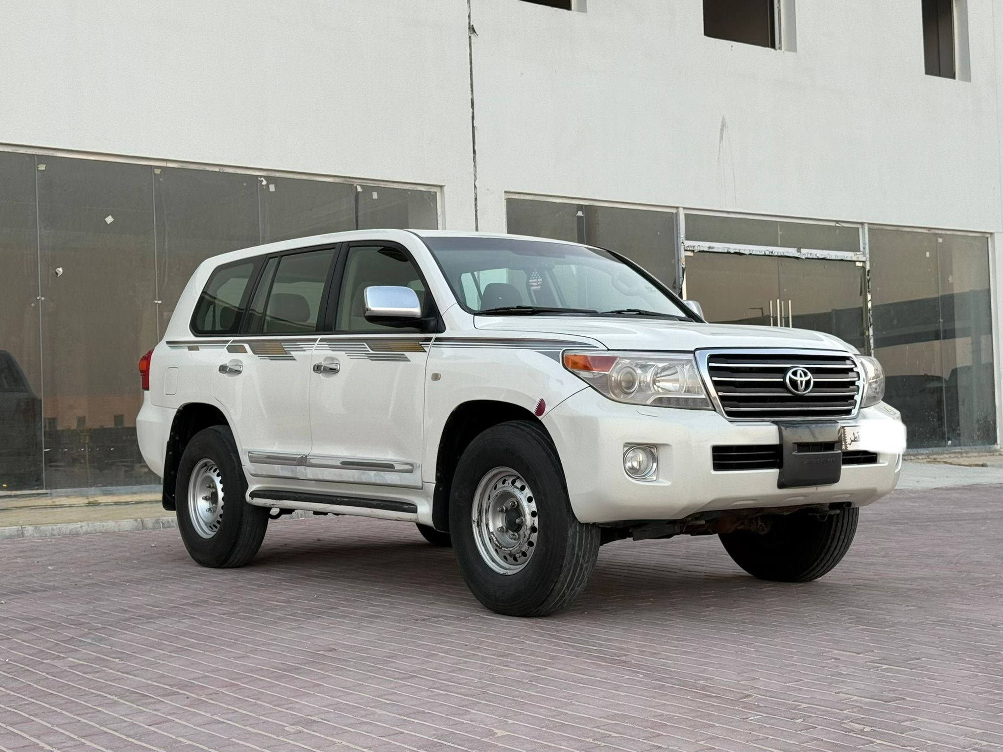 Toyota Land Cruiser GX.R 2010 - Image 2