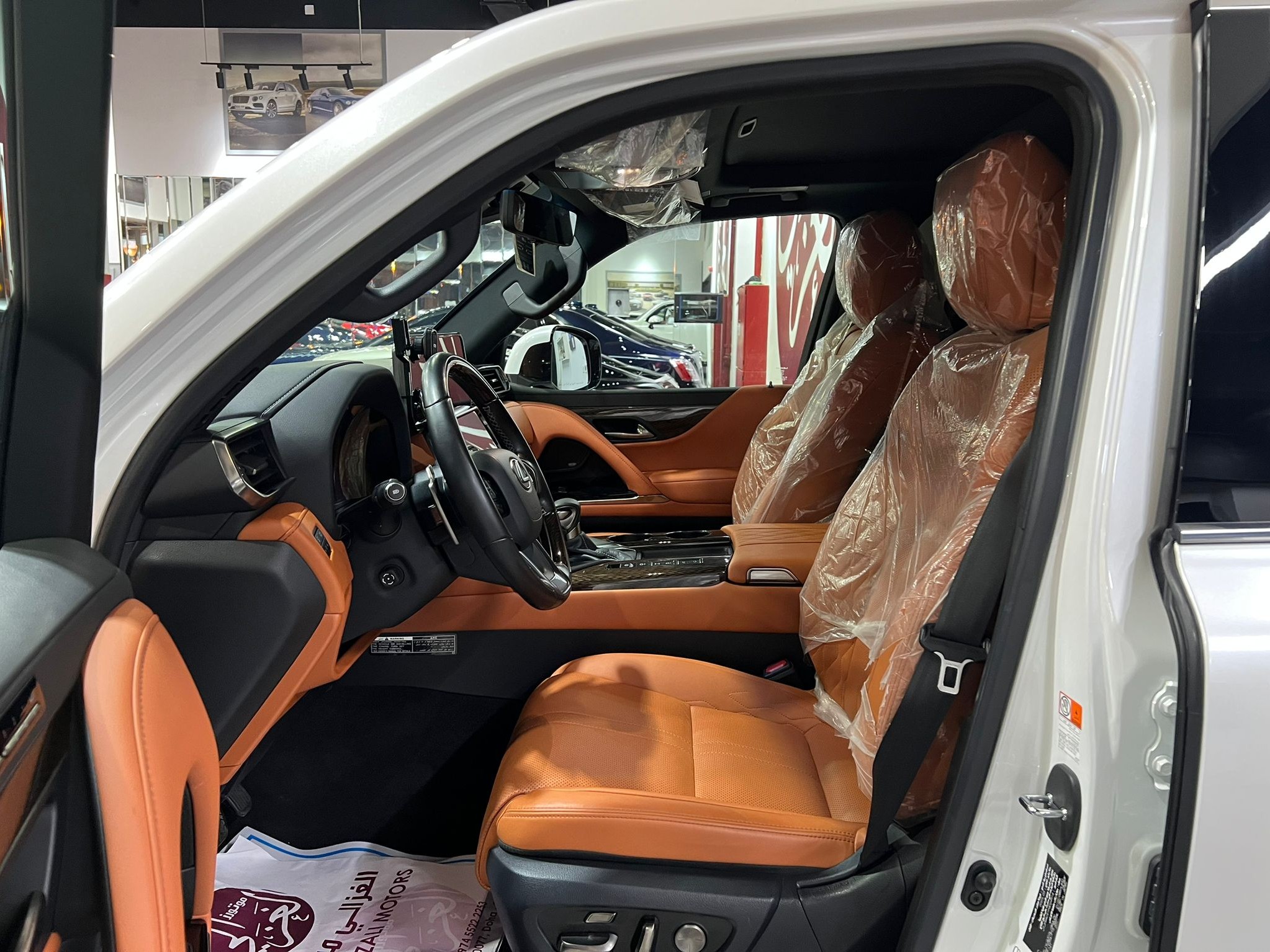 Lexus LX 600 VIP 2023 - Image 3