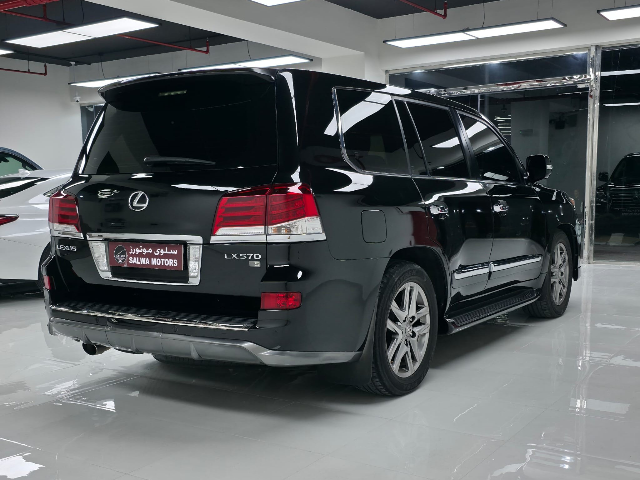 Lexus LX 570 S 2015 - Image 4