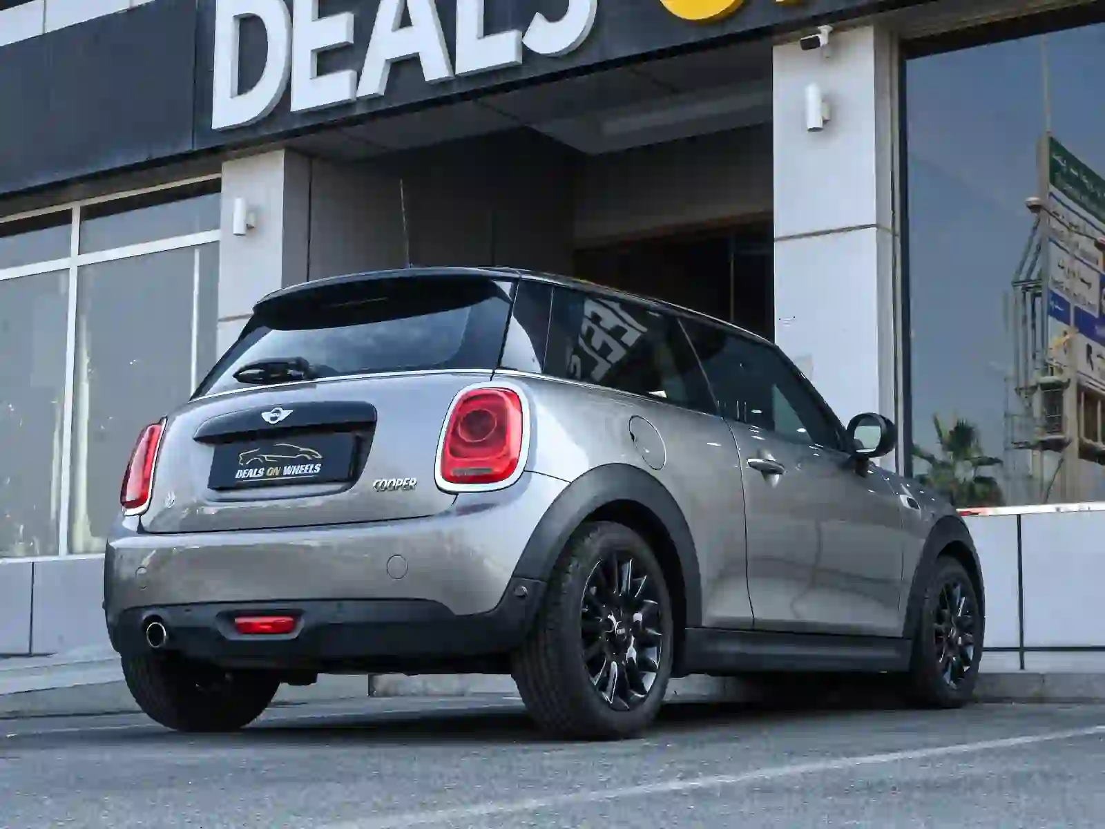 Mini Cooper 2018 - Image 3