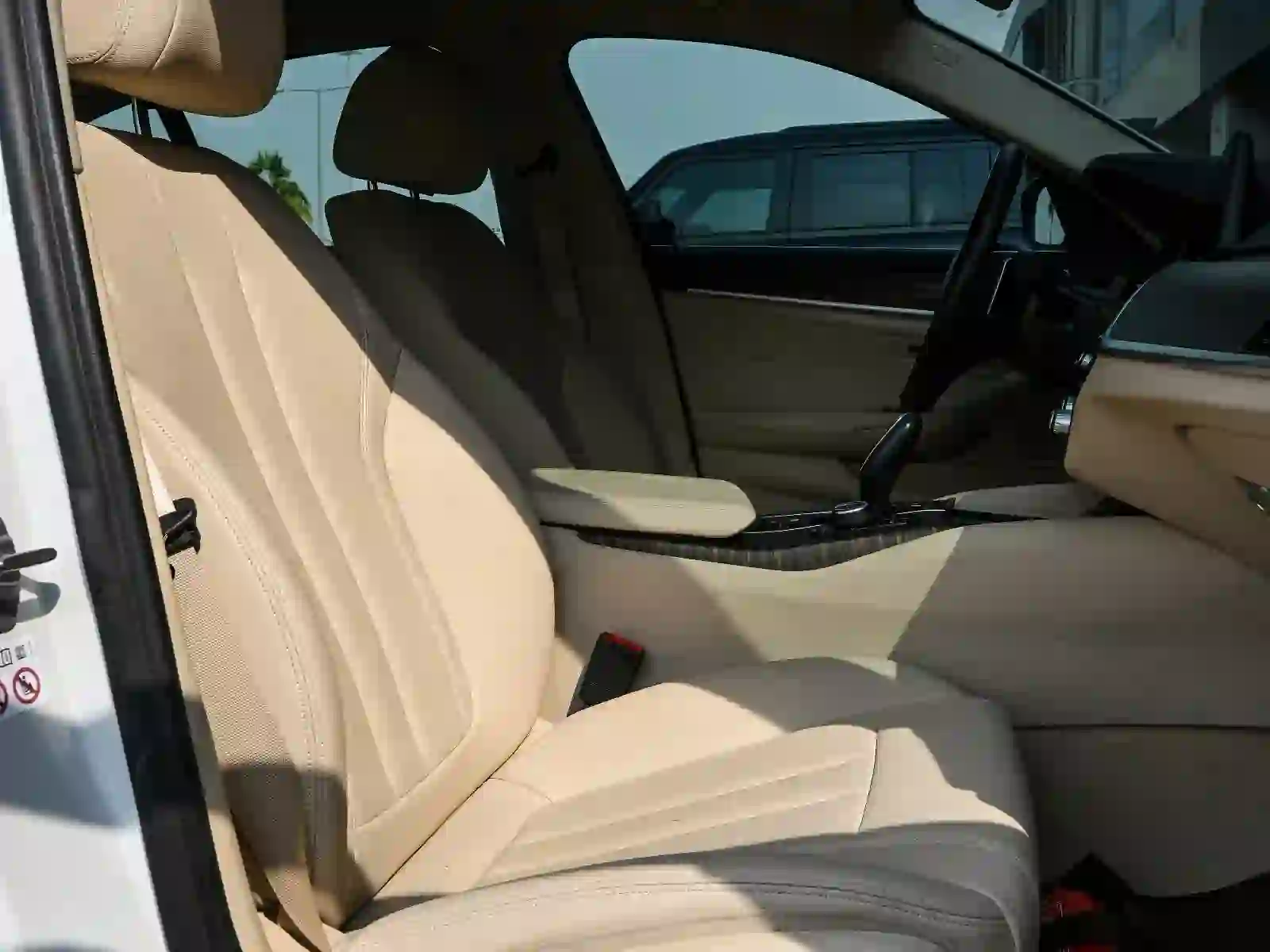 BMW 5-Series 520 i 2020 - Image 4