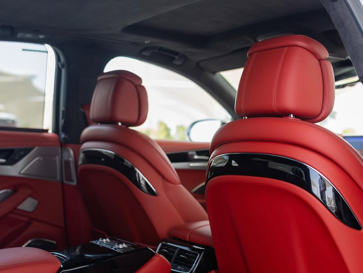 Audi s8 - Image 2