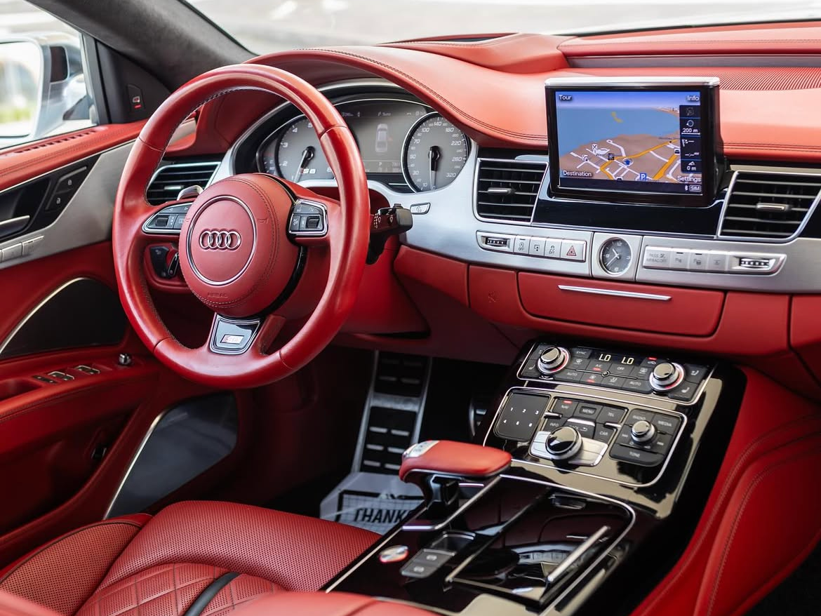 Audi s8 - Image 4