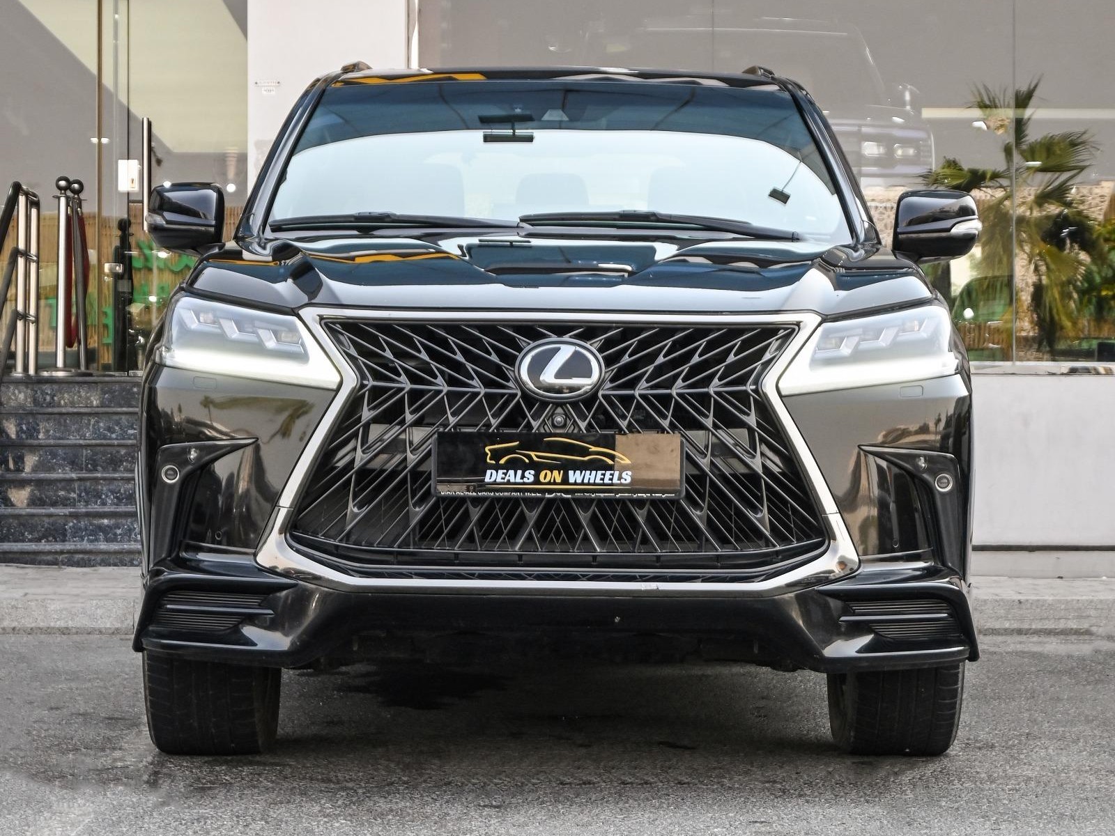 Lexus LX 570 S Black Edition 2020 - Image 2