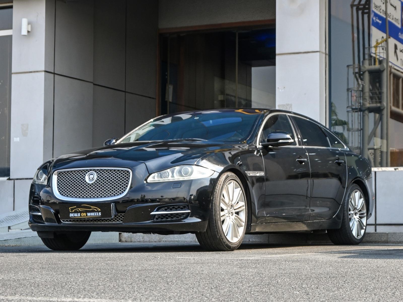 Jaguar XJL 2010 - Image 2