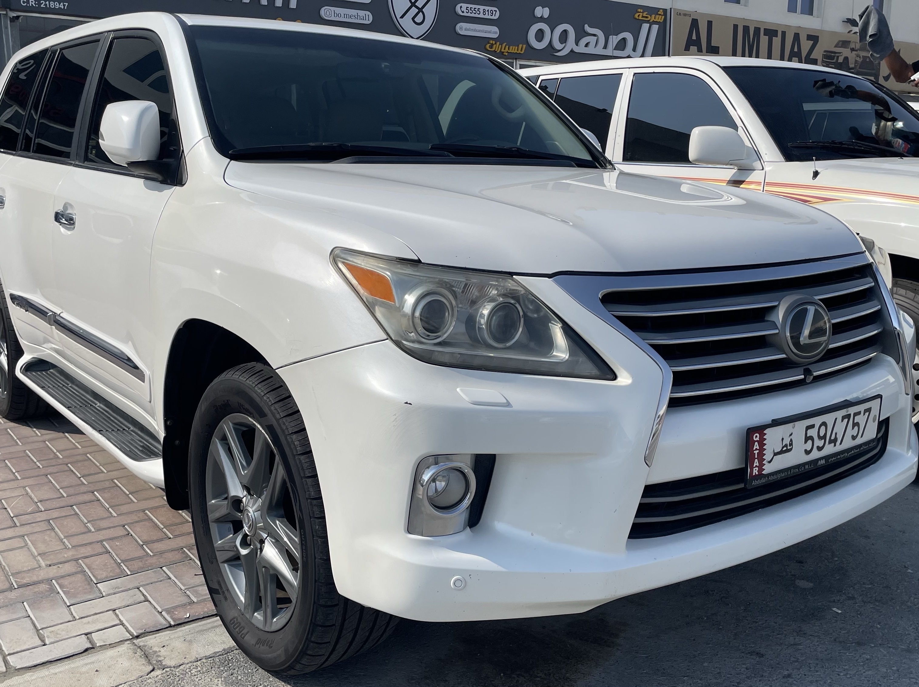 Lexus LX 570 2012 - Image 2