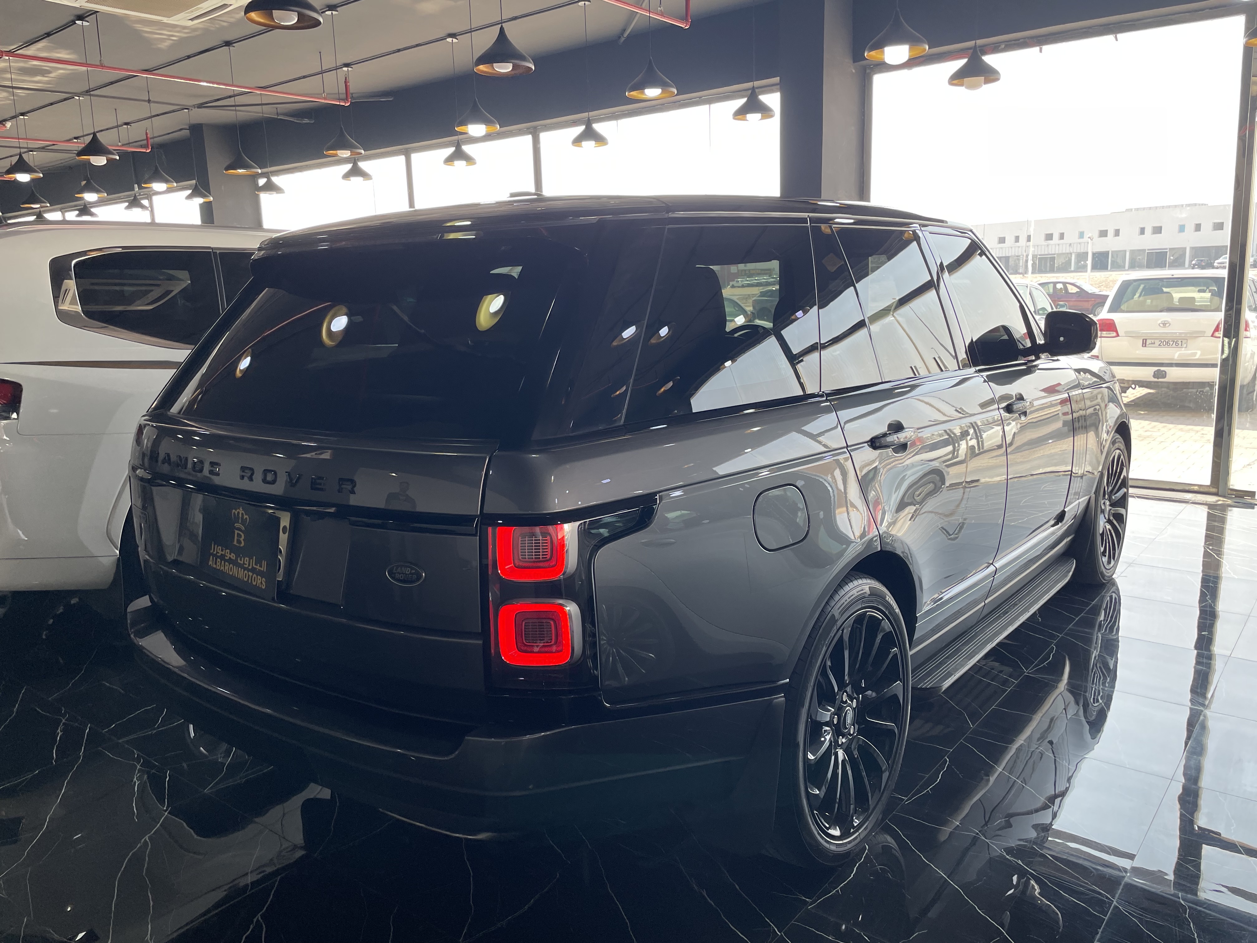 Land Rover Range Rover Vogue 2016 - Image 2