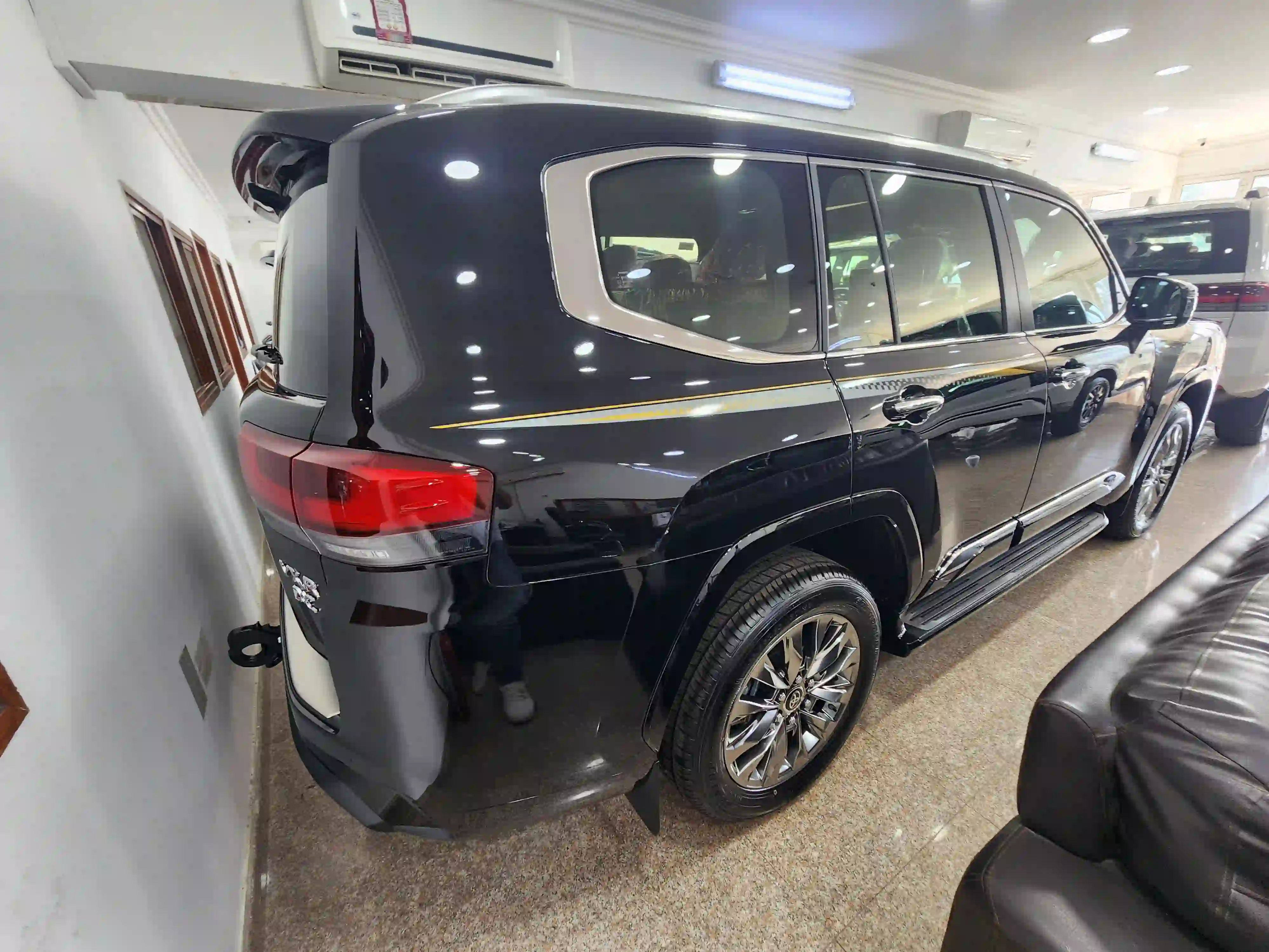 Toyota Land Cruiser VX.R 2025 - Image 2