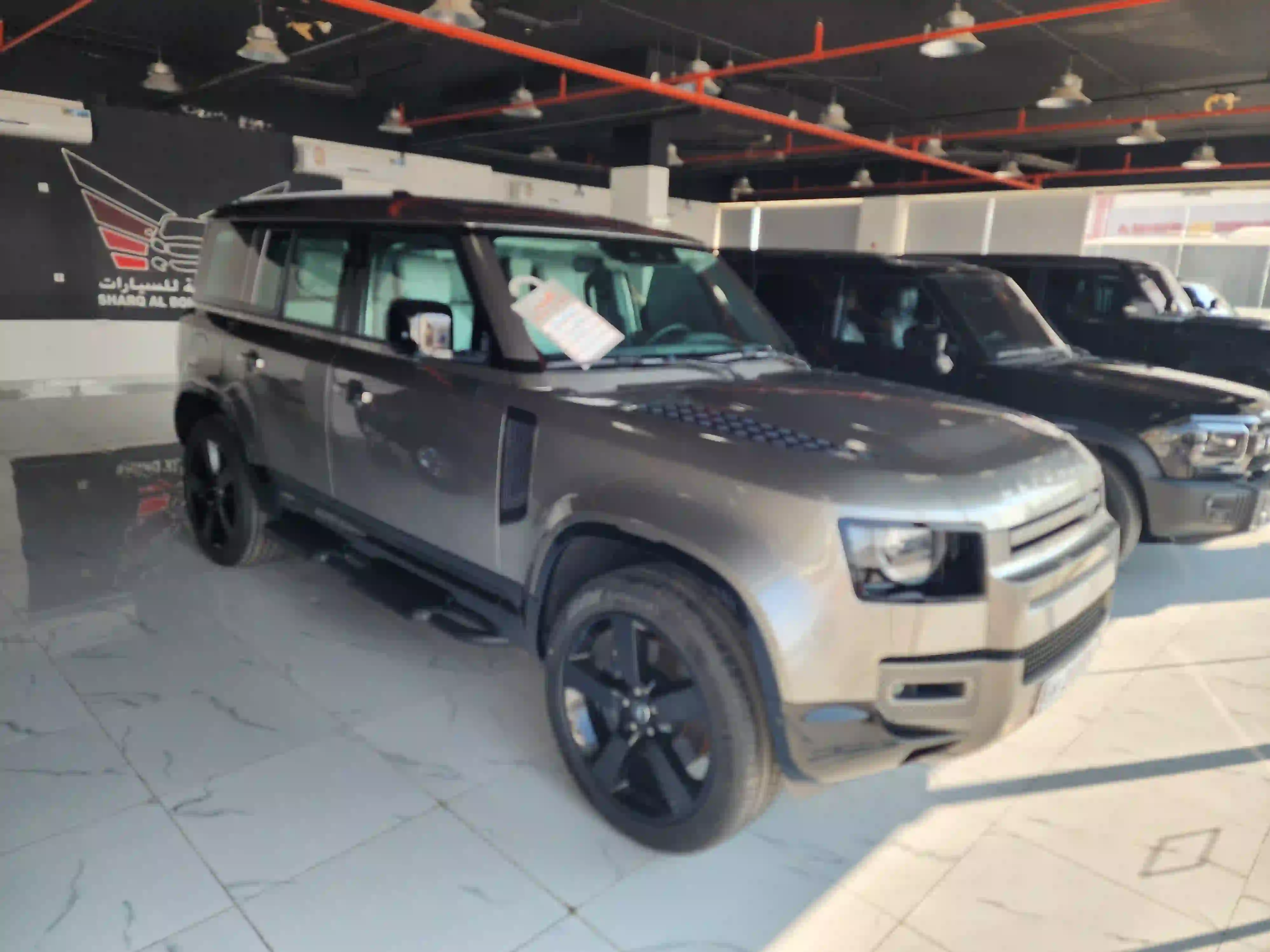 Land Rover Defender 2025