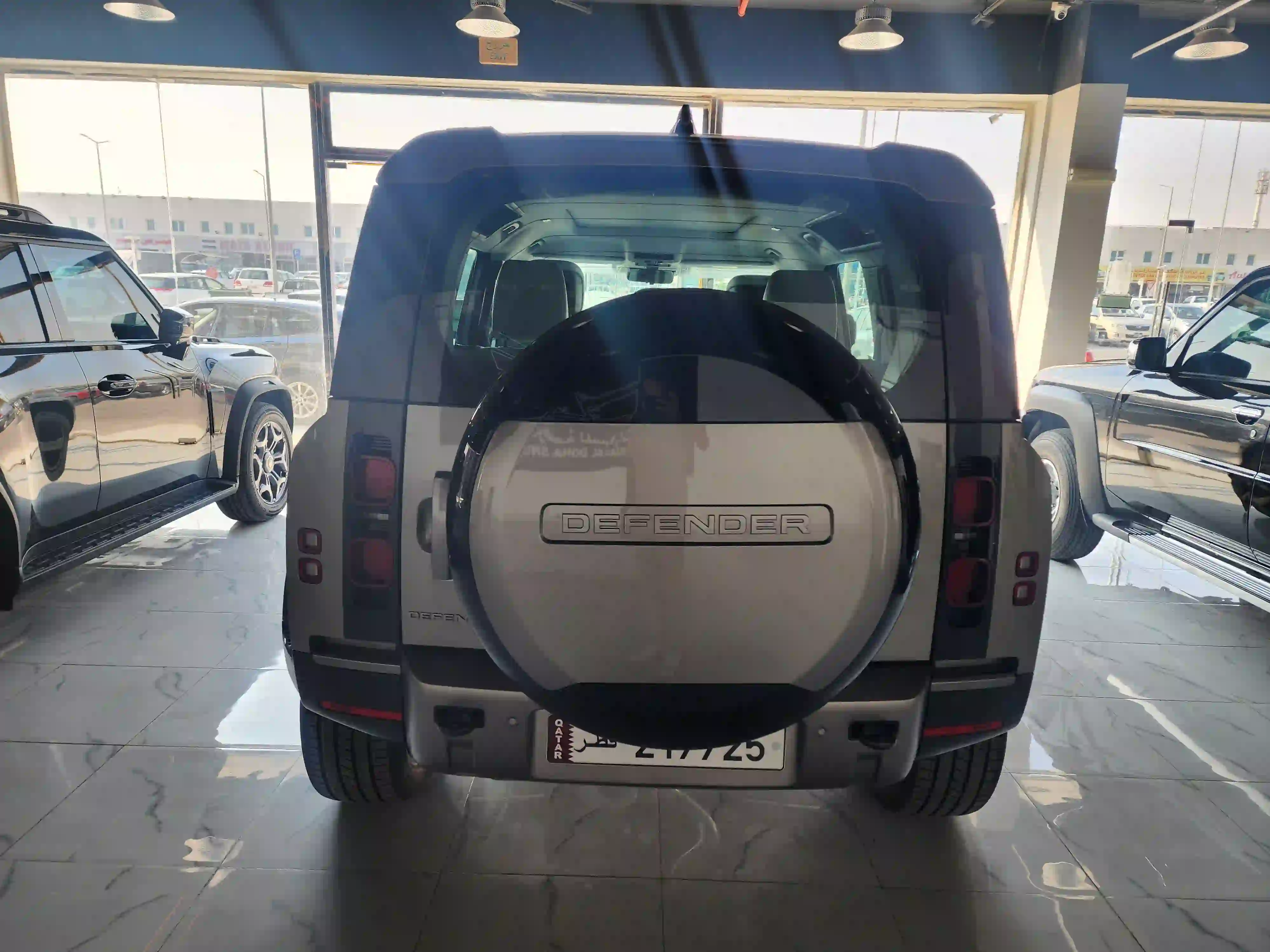 Land Rover Defender 2025 - Image 2