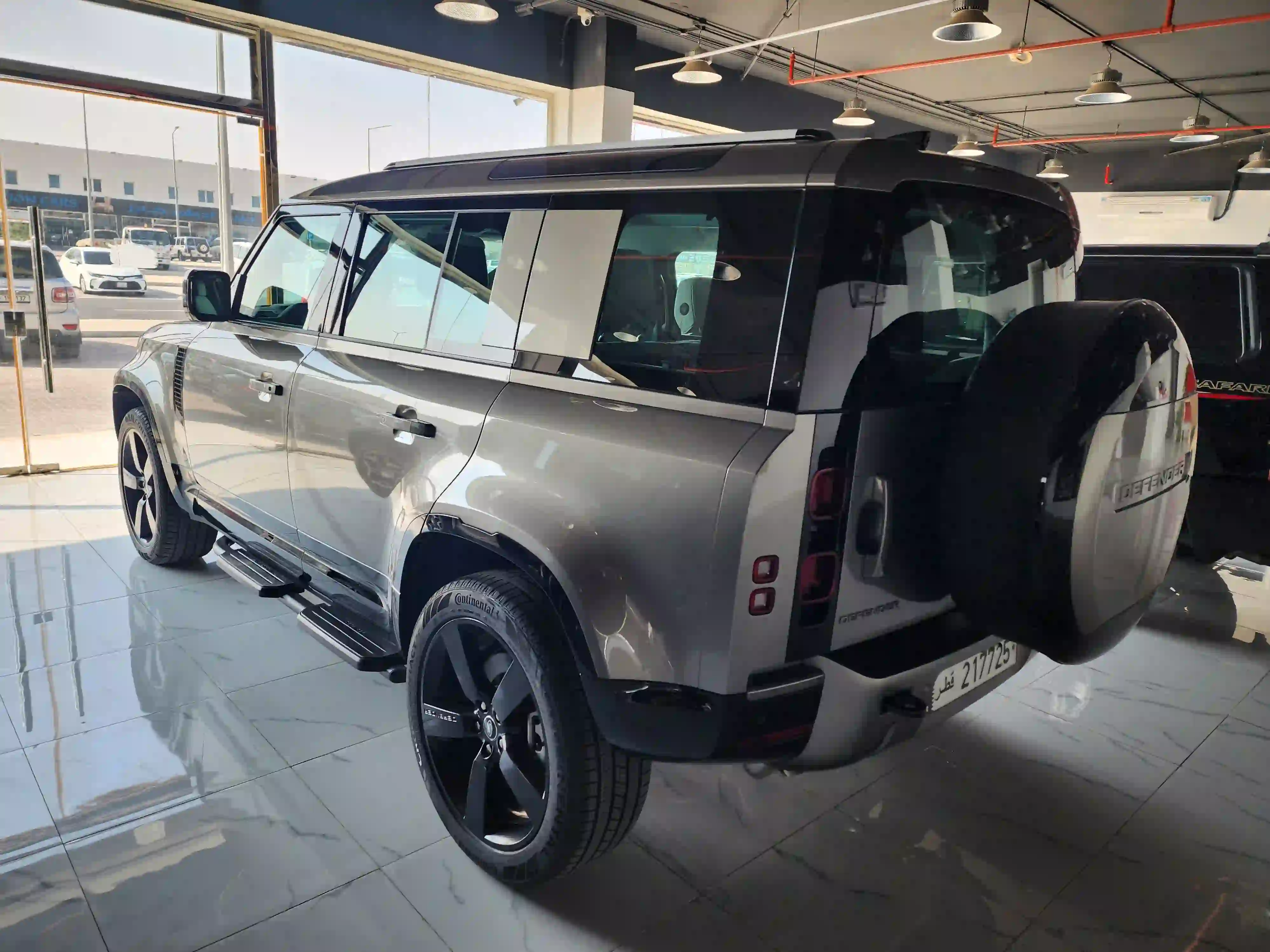 Land Rover Defender 2025 - Image 3