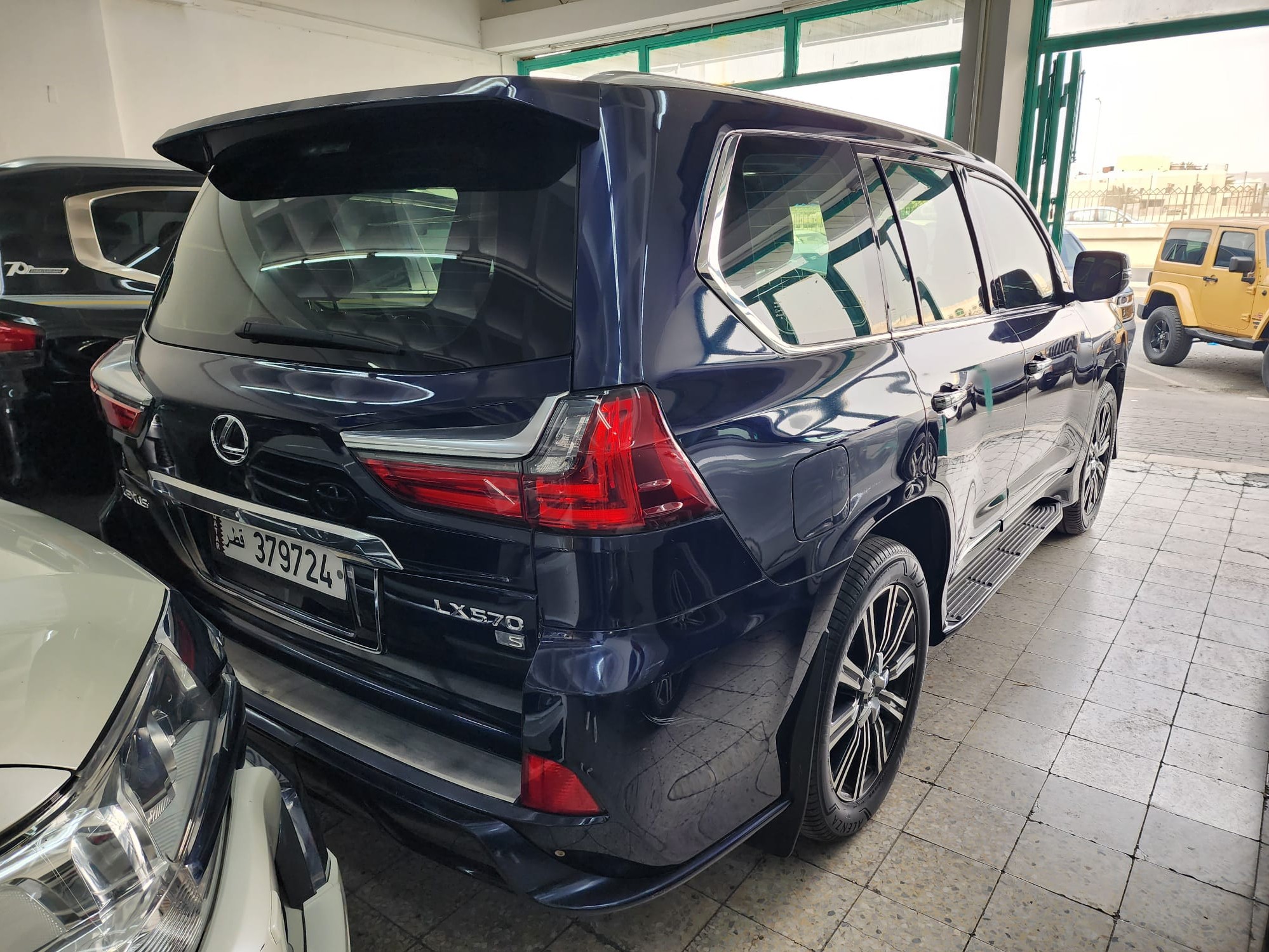 Lexus LX 570 S 2018 - Image 2