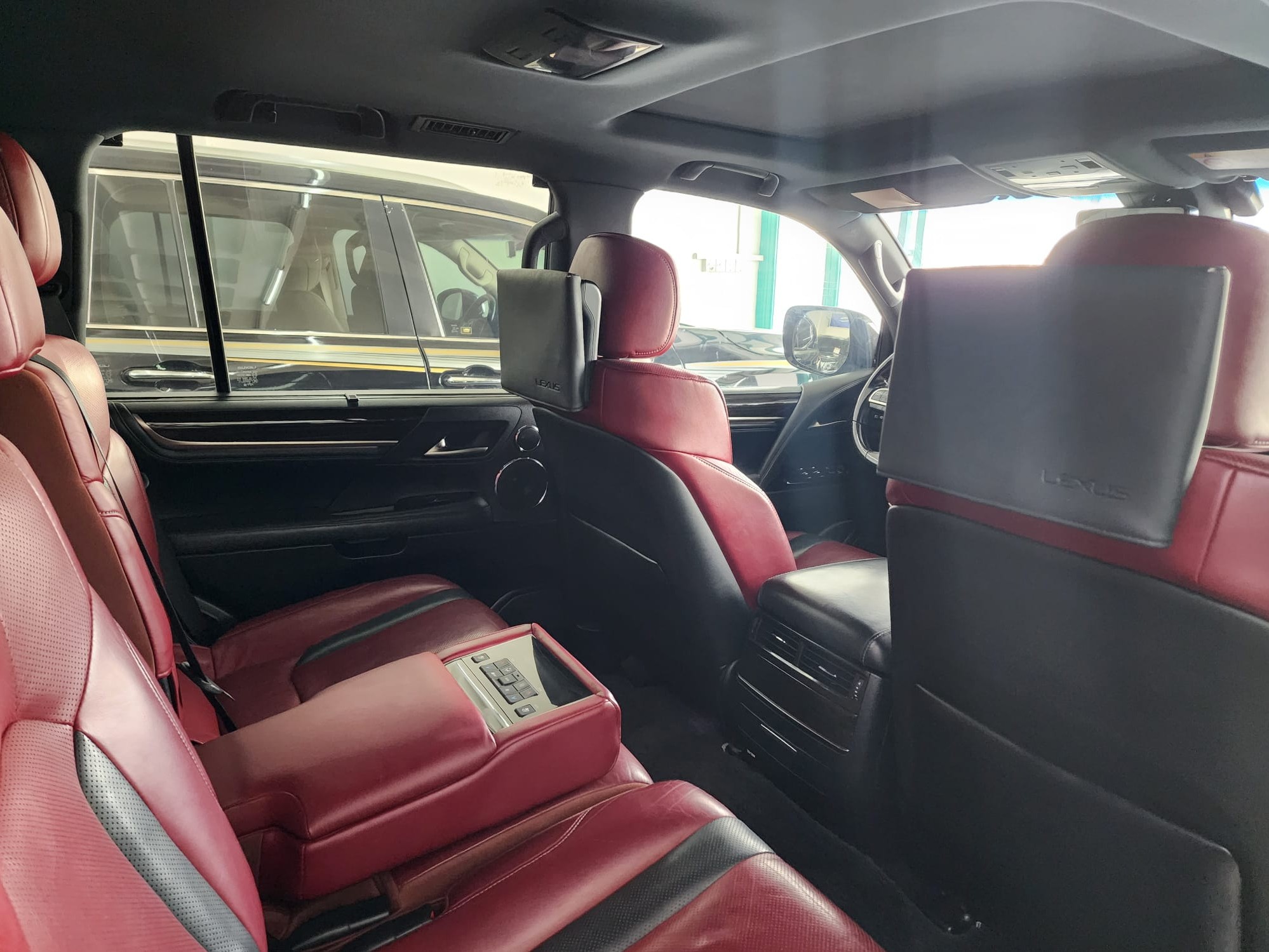 Lexus LX 570 S 2018 - Image 3