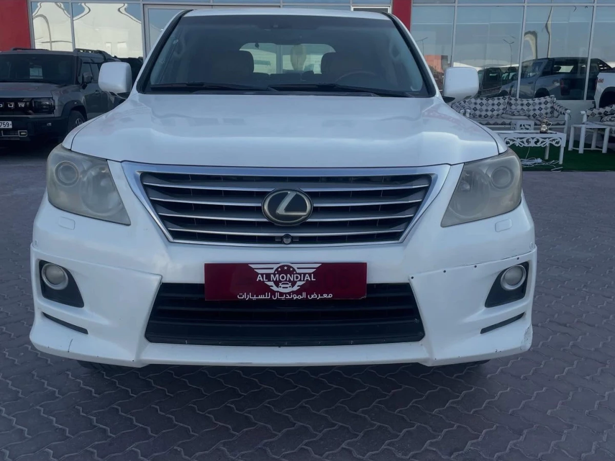 Lexus LX 570 2011