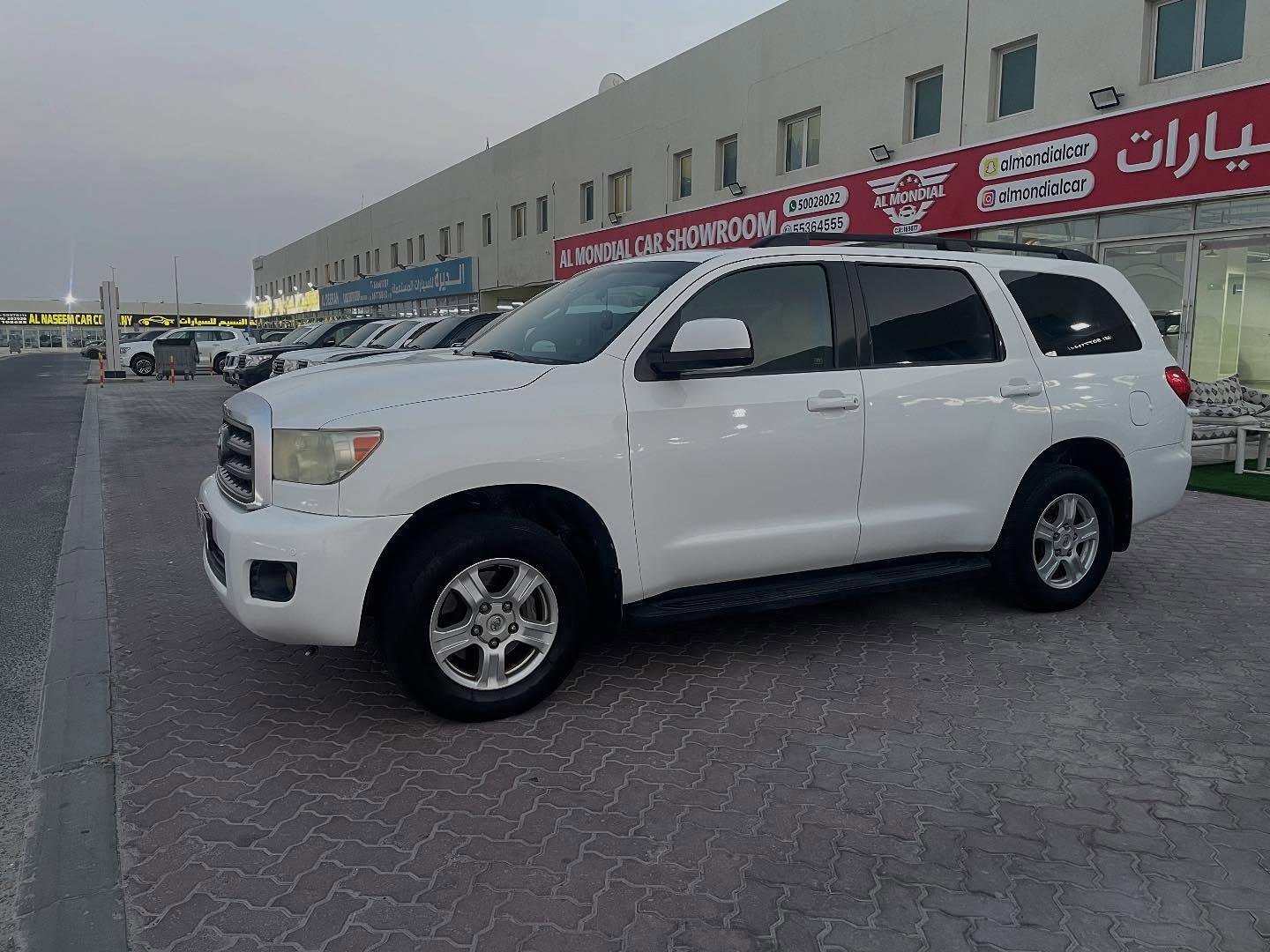 Toyota Sequoia 2013 - Image 2