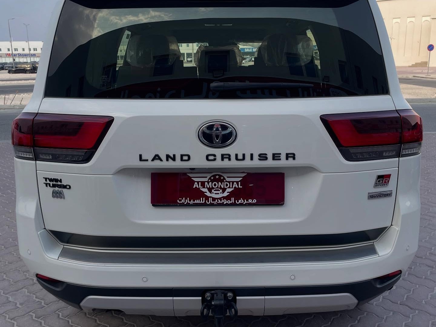 Toyota Land Cruiser G/R 2023 - Image 2