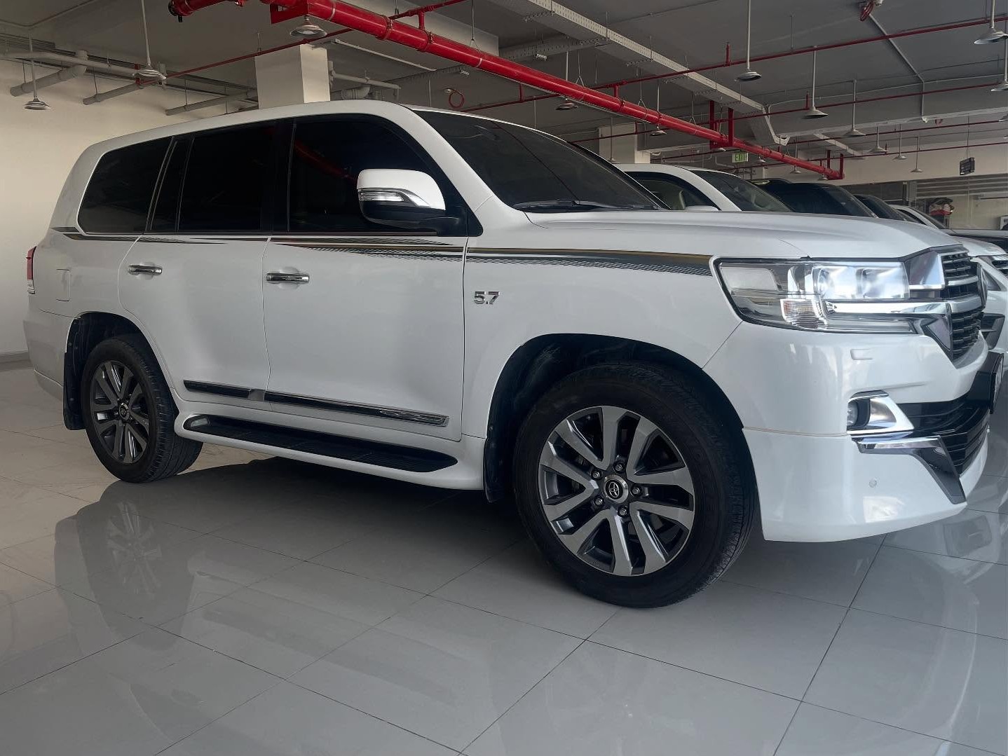 Toyota Land Cruiser VX.R 2019 - Image 2