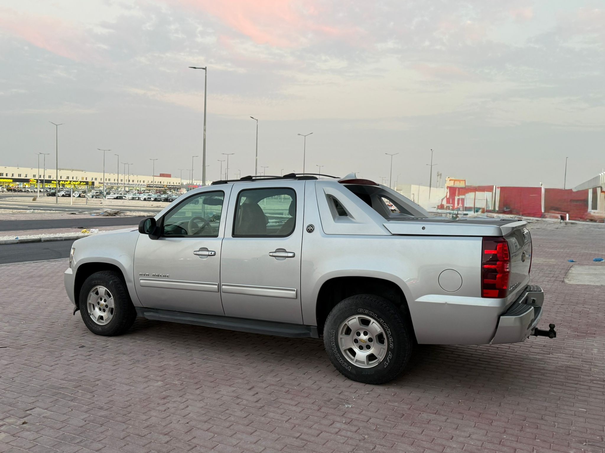 Chevrolet Avalanche 2021 - Image 3