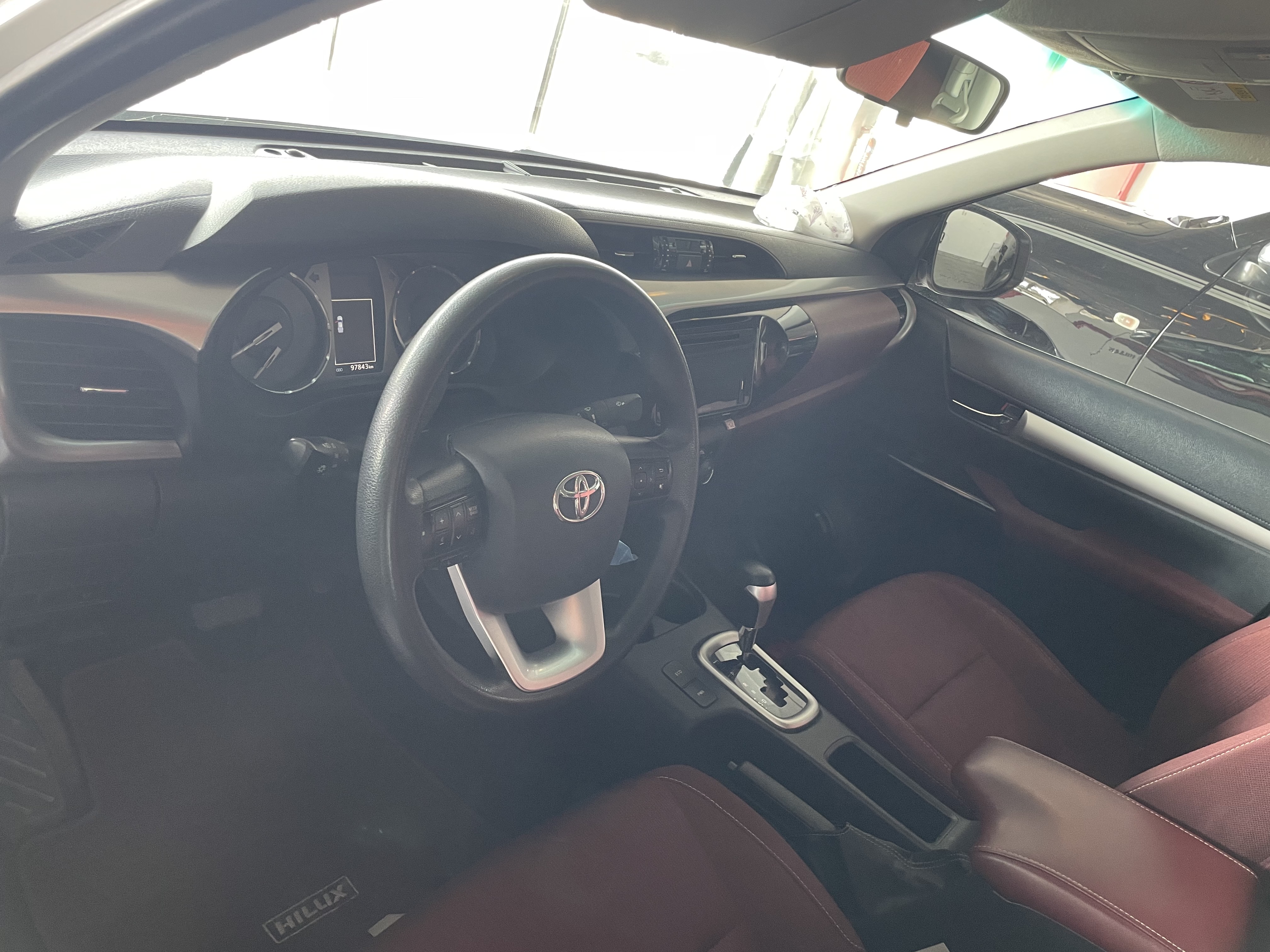 Toyota Hilux 2.7 2023 - Image 4