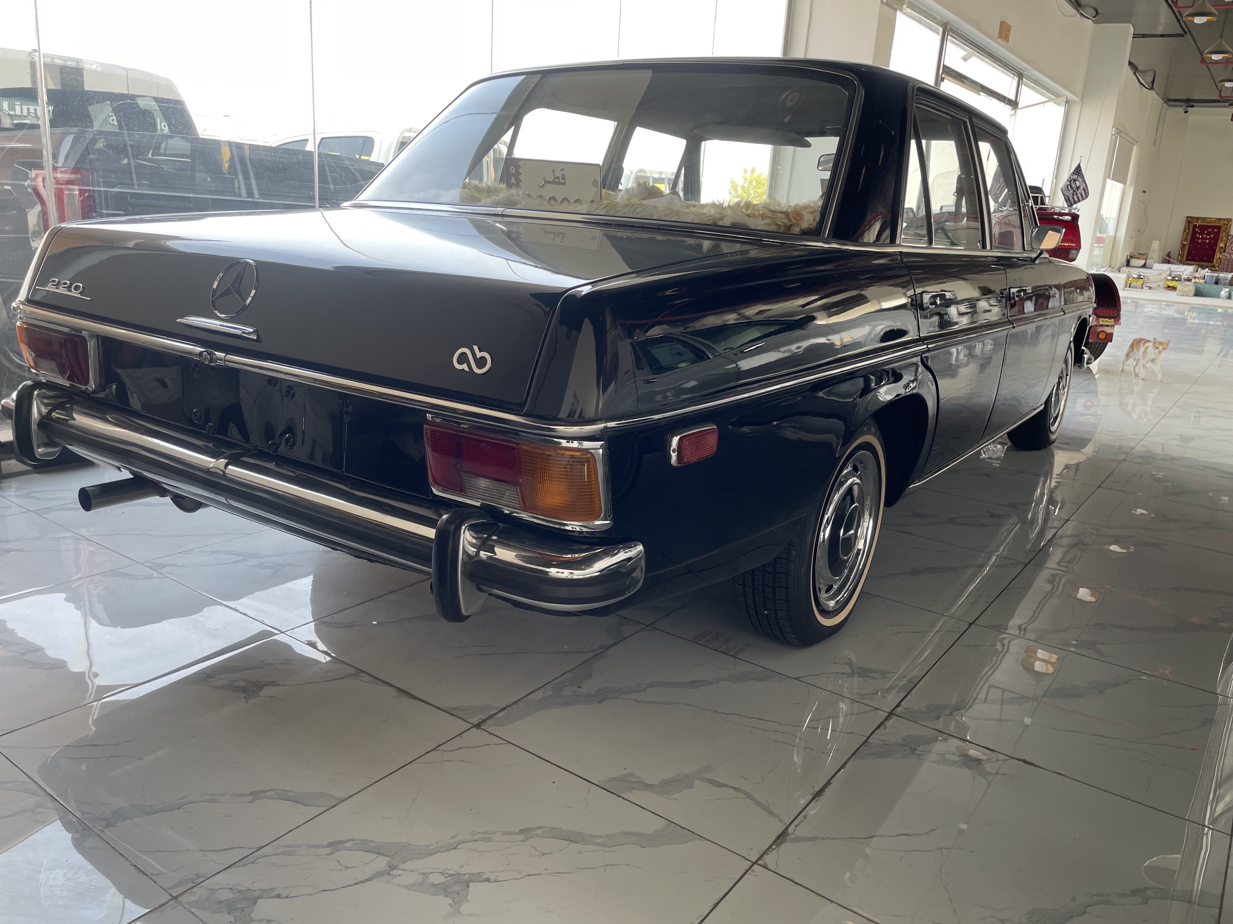 Mercedes-Benz Classic 1970 - Image 2