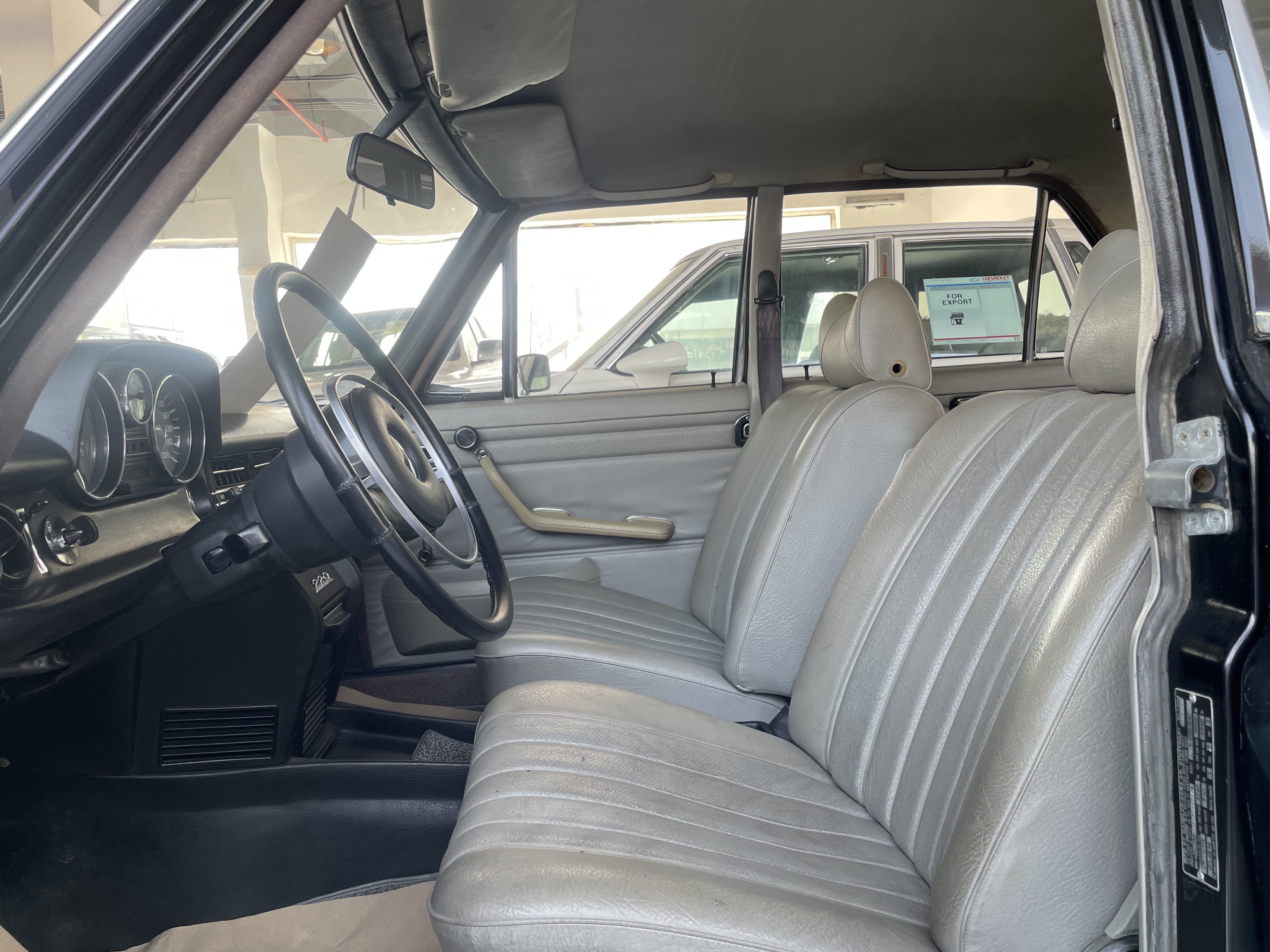 Mercedes-Benz Classic 1970 - Image 4