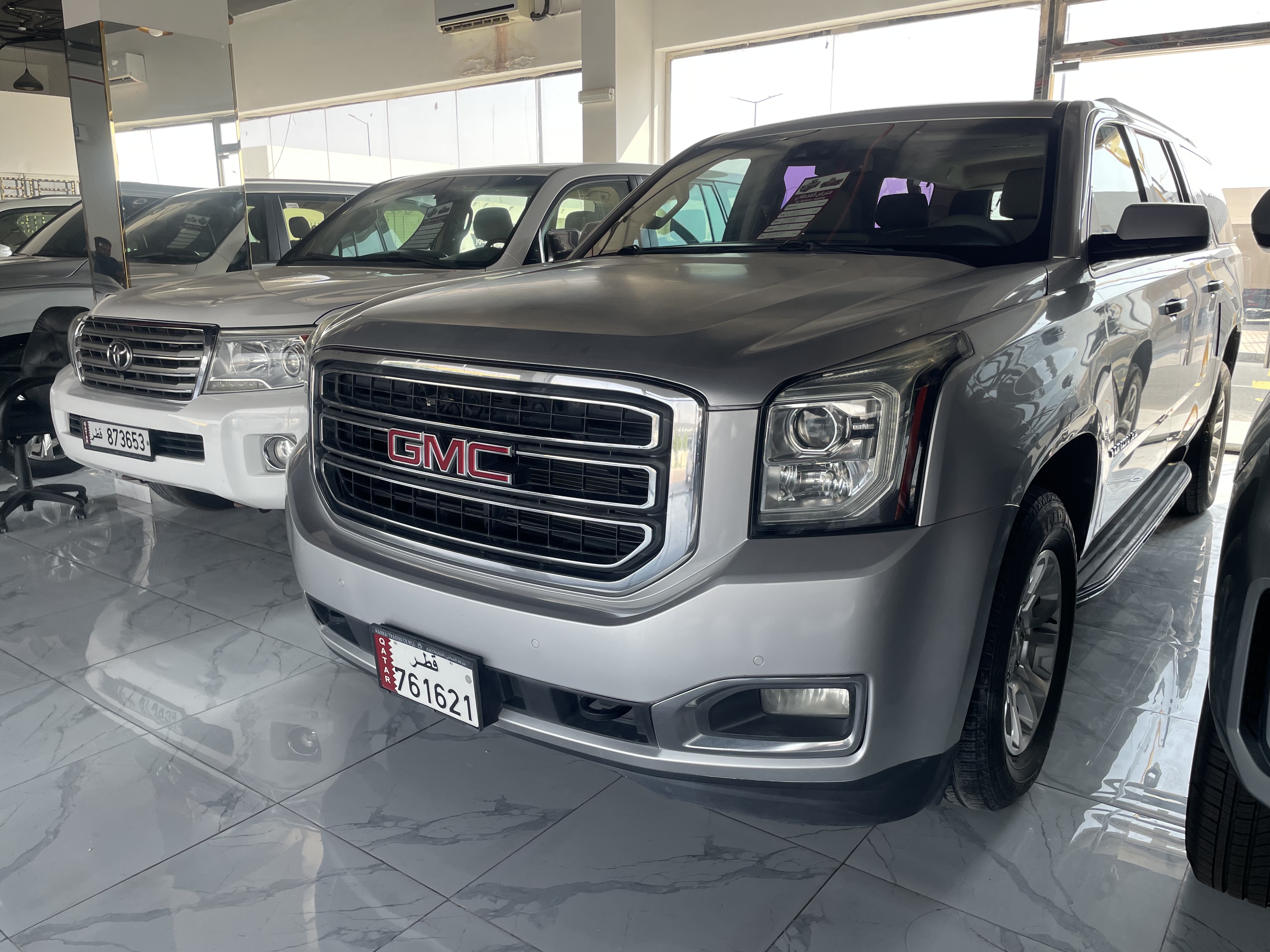 GMC Yukon SLE 2018 - Image 2