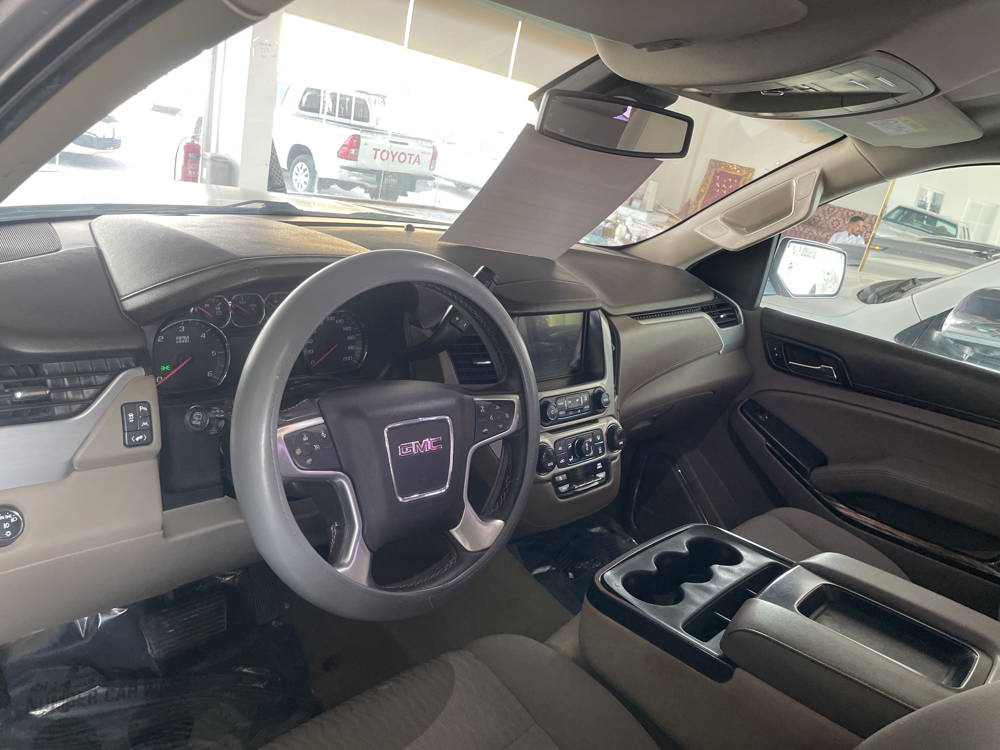 GMC Yukon SLE 2018 - Image 4