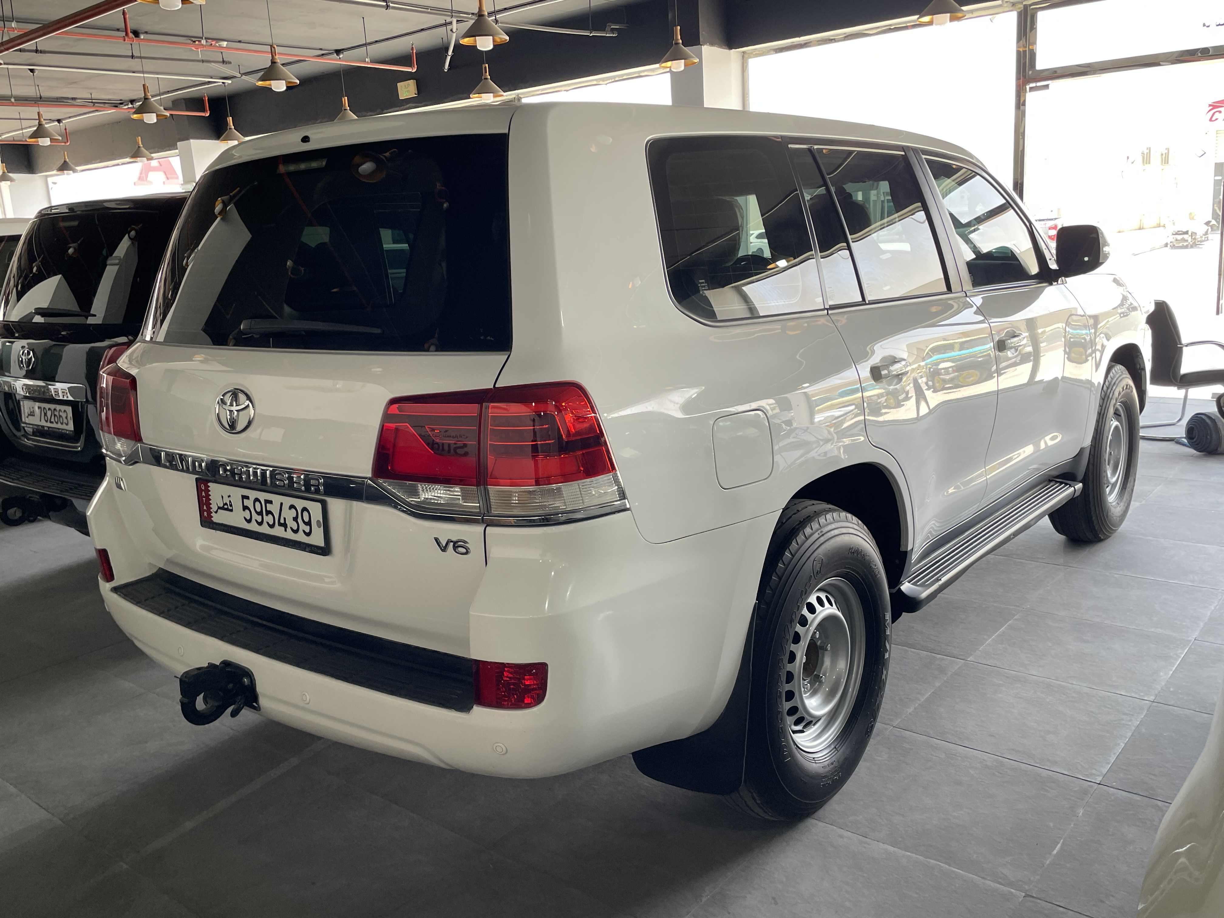 Toyota Land Cruiser G standard - Image 2