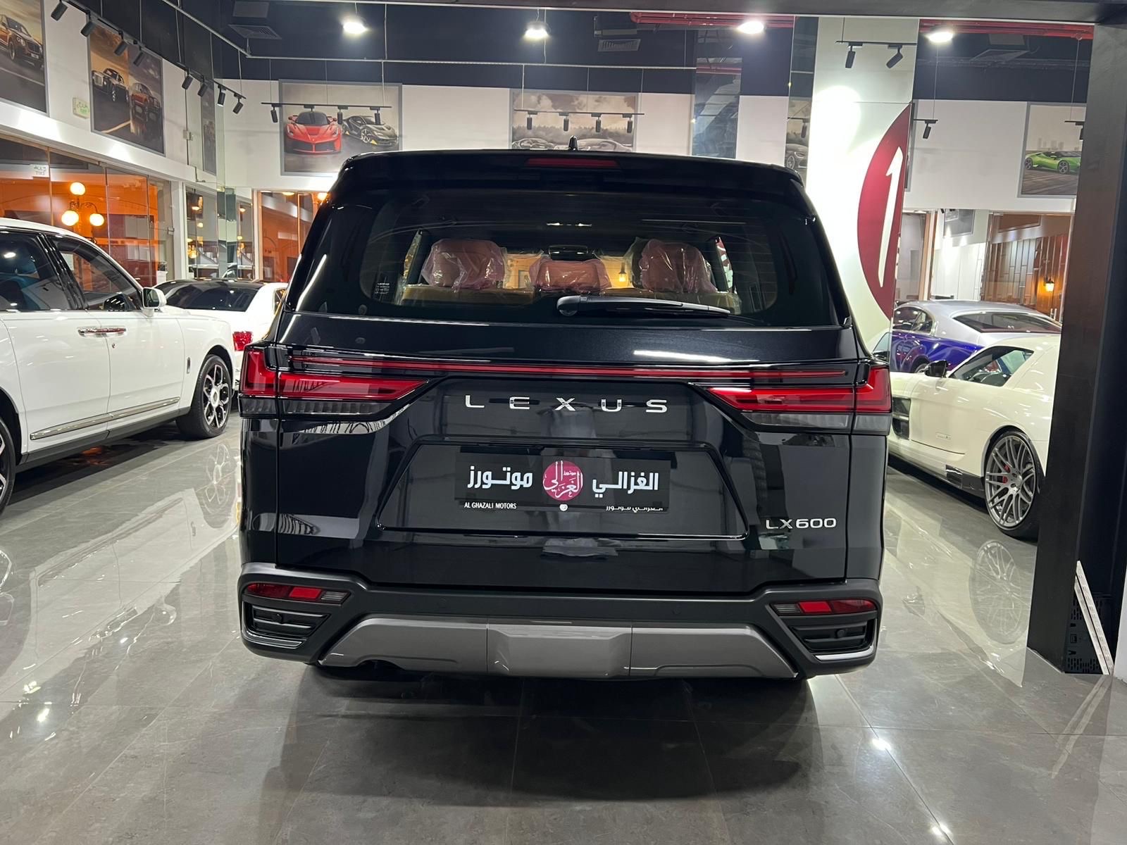 Lexus LX 600 Luxury  2025 - Image 4