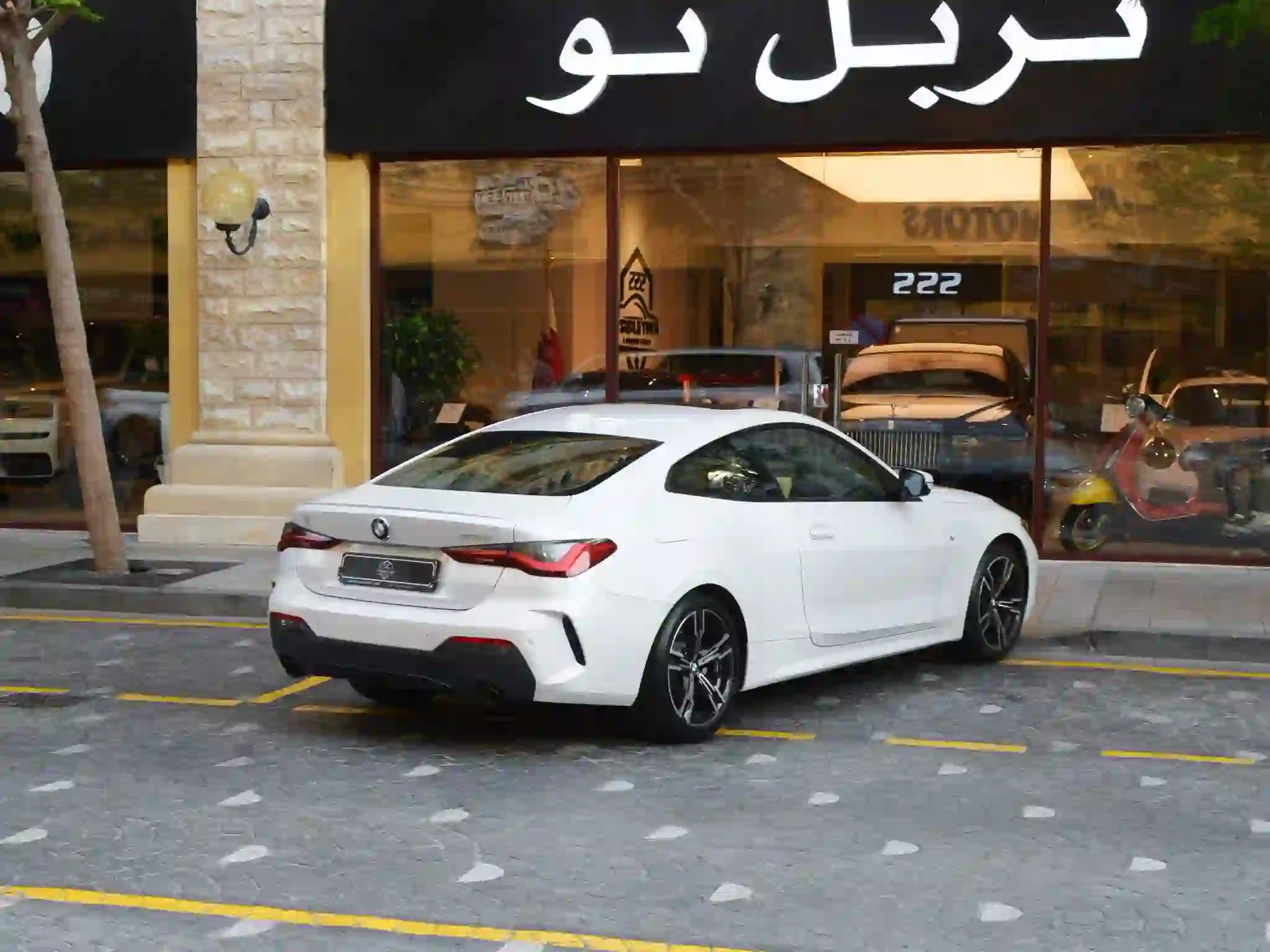 BMW 4-Series 420i 2024 - Image 2