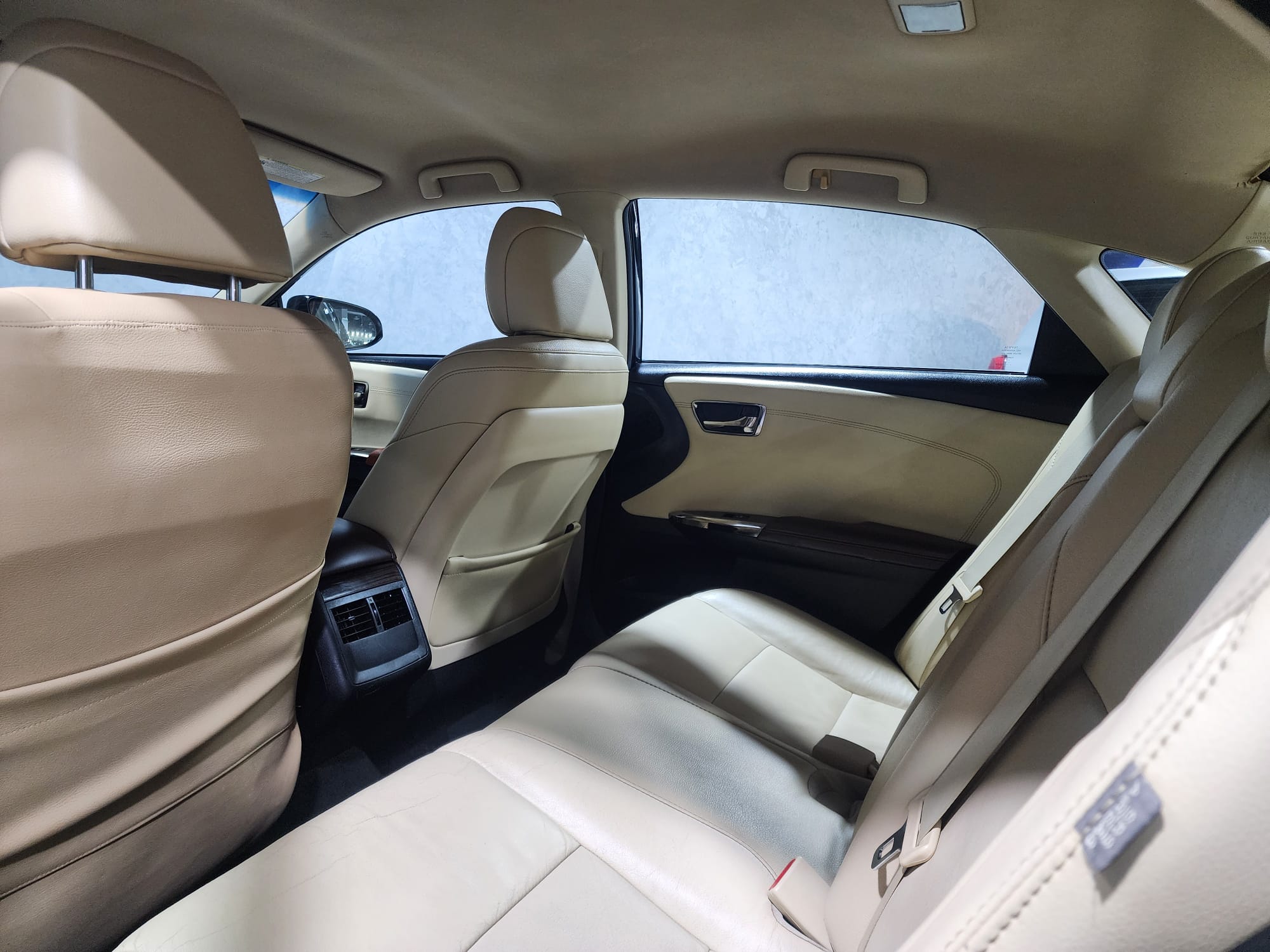 Toyota Avalon - Image 4