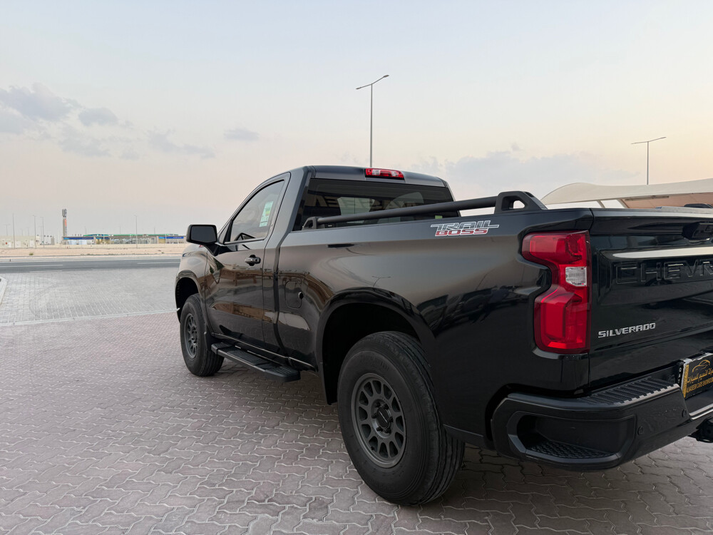Chevrolet Silverado 2024 - Image 2