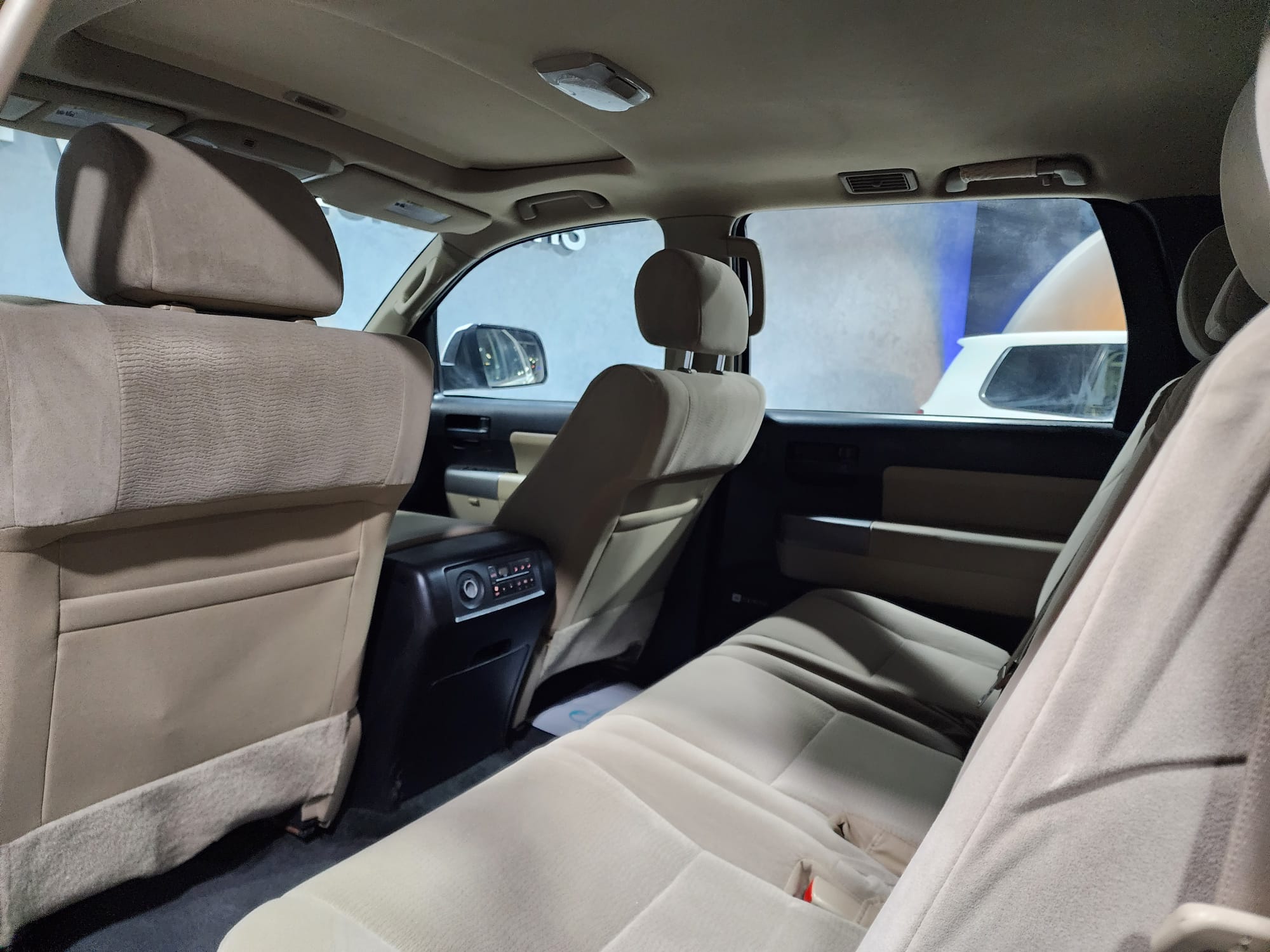 Toyota Sequoia - Image 4