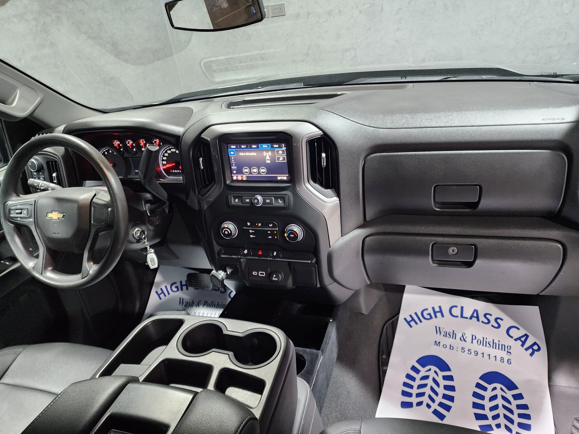 Chevrolet Silverado - Image 4
