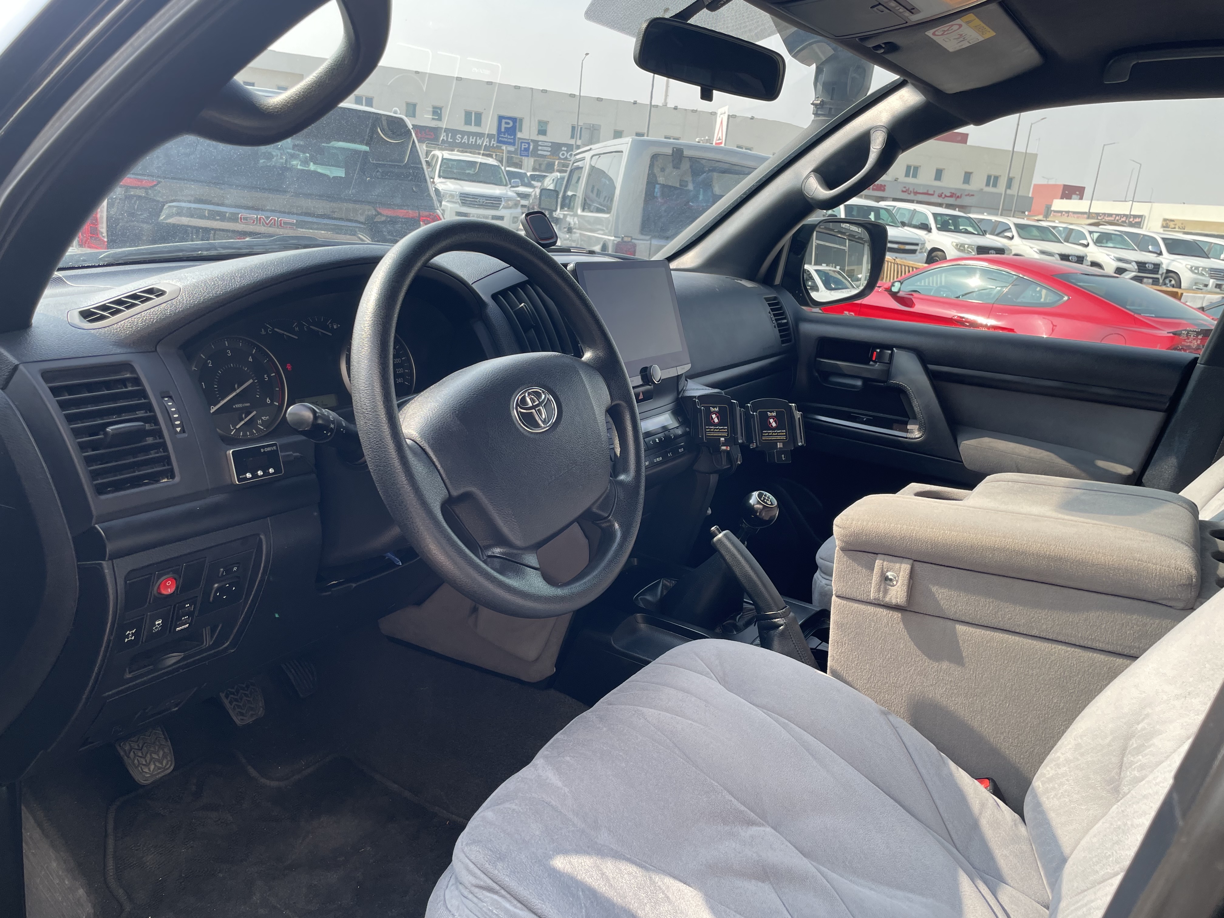 Toyota Land Cruiser Standard 2019 - Image 4