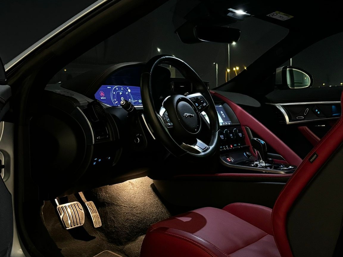 جاكوار F-TYPE supercharged 2021 - Image 4
