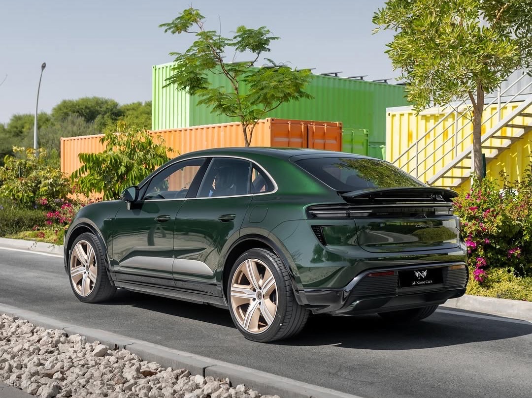 Porsche macan Turbo  2024 - Image 3