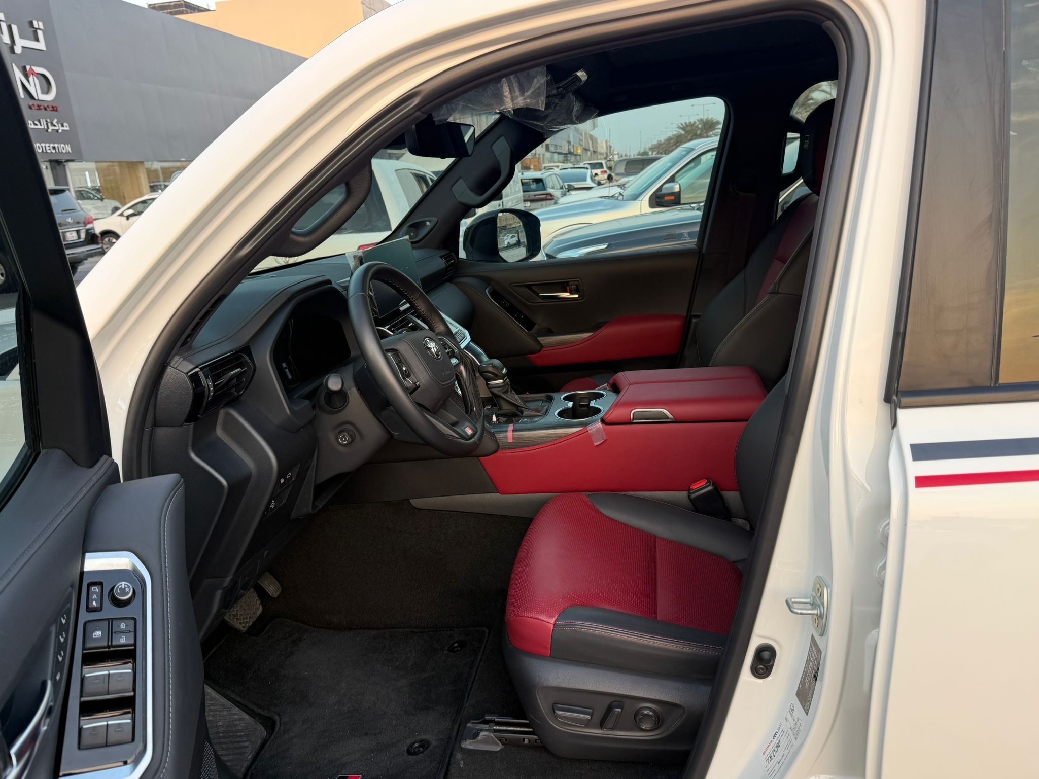 Toyota Land Cruiser G/R HEV 2025 - Image 4