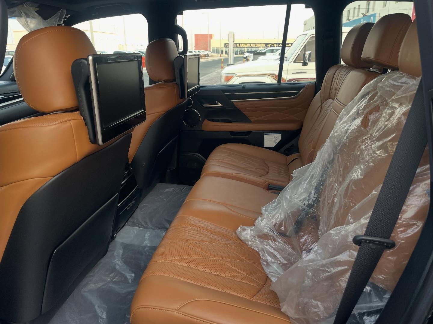 Lexus LX 570 S Black Edition 2017 - Image 2