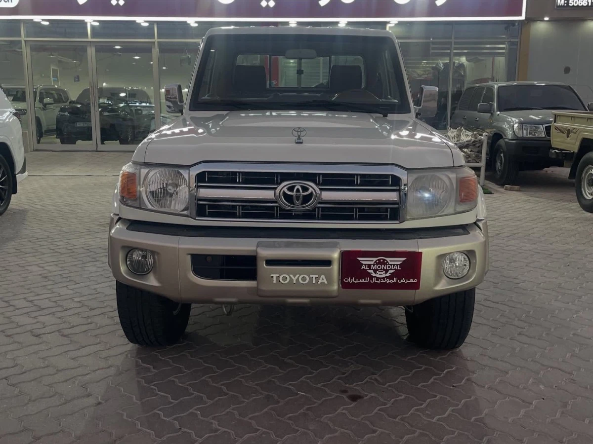 Toyota LX  2020