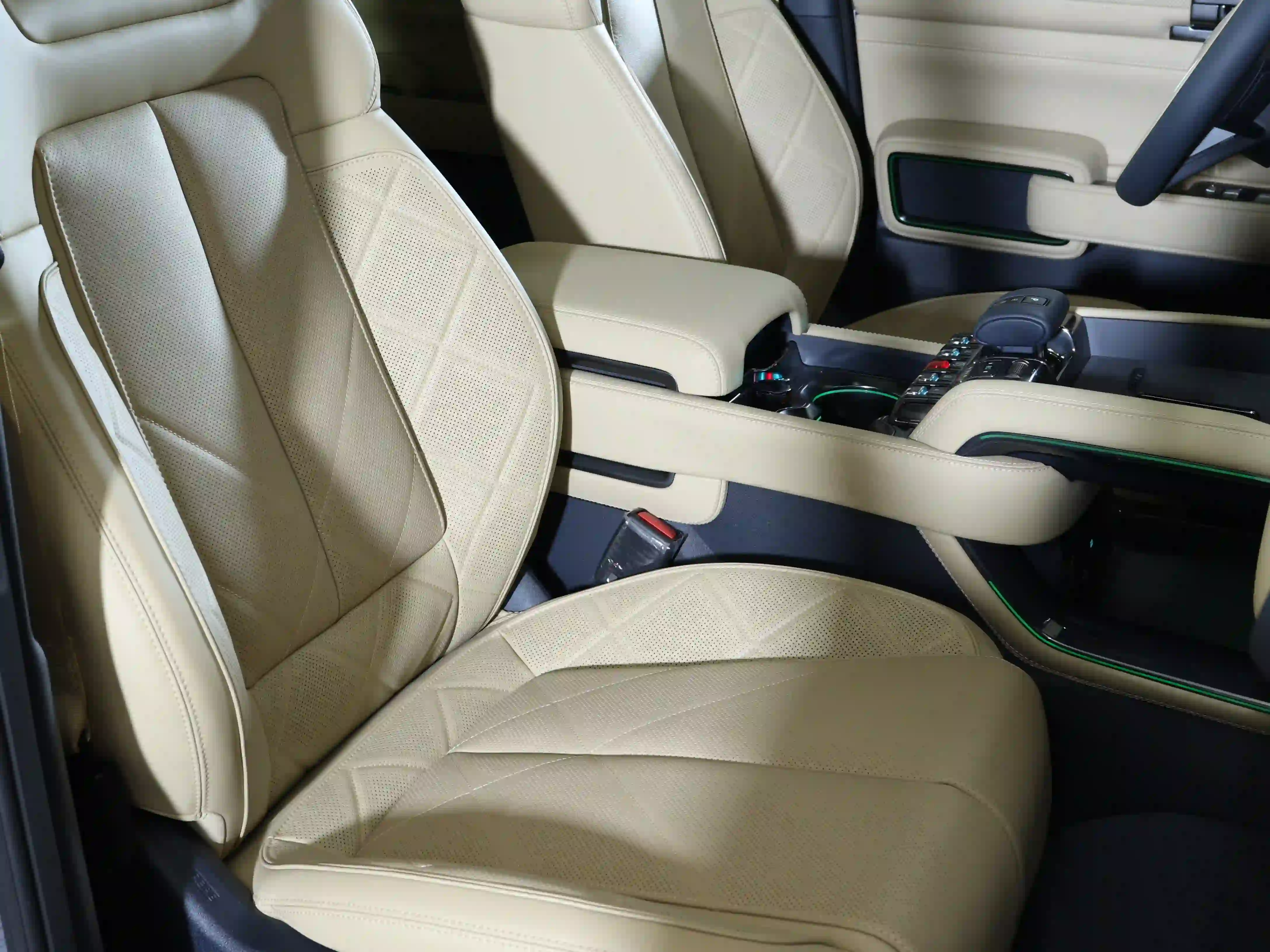 BYD LEOPARD 5 Altra 2025 - Image 3