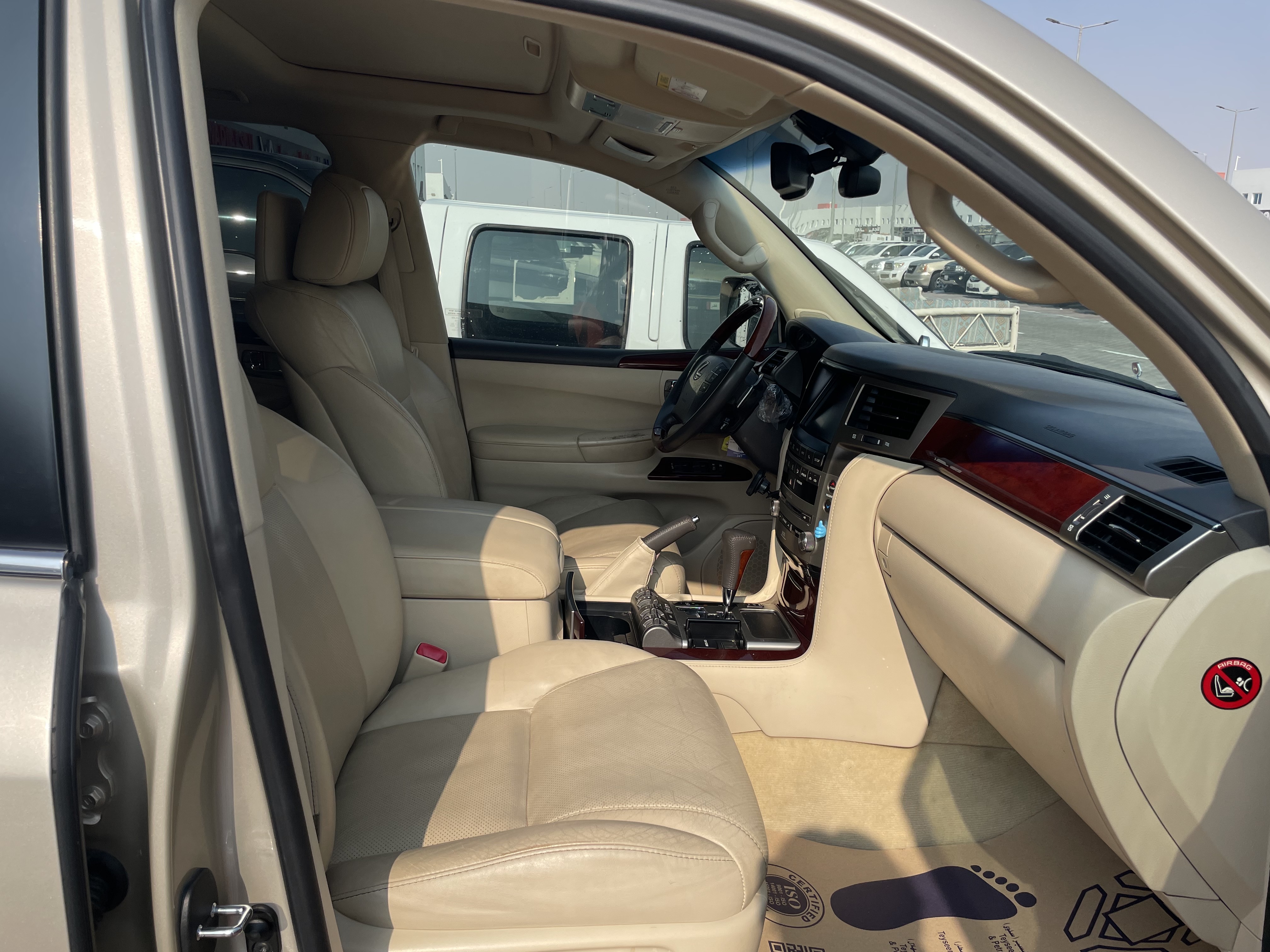 Lexus LX 570 2015 - Image 4