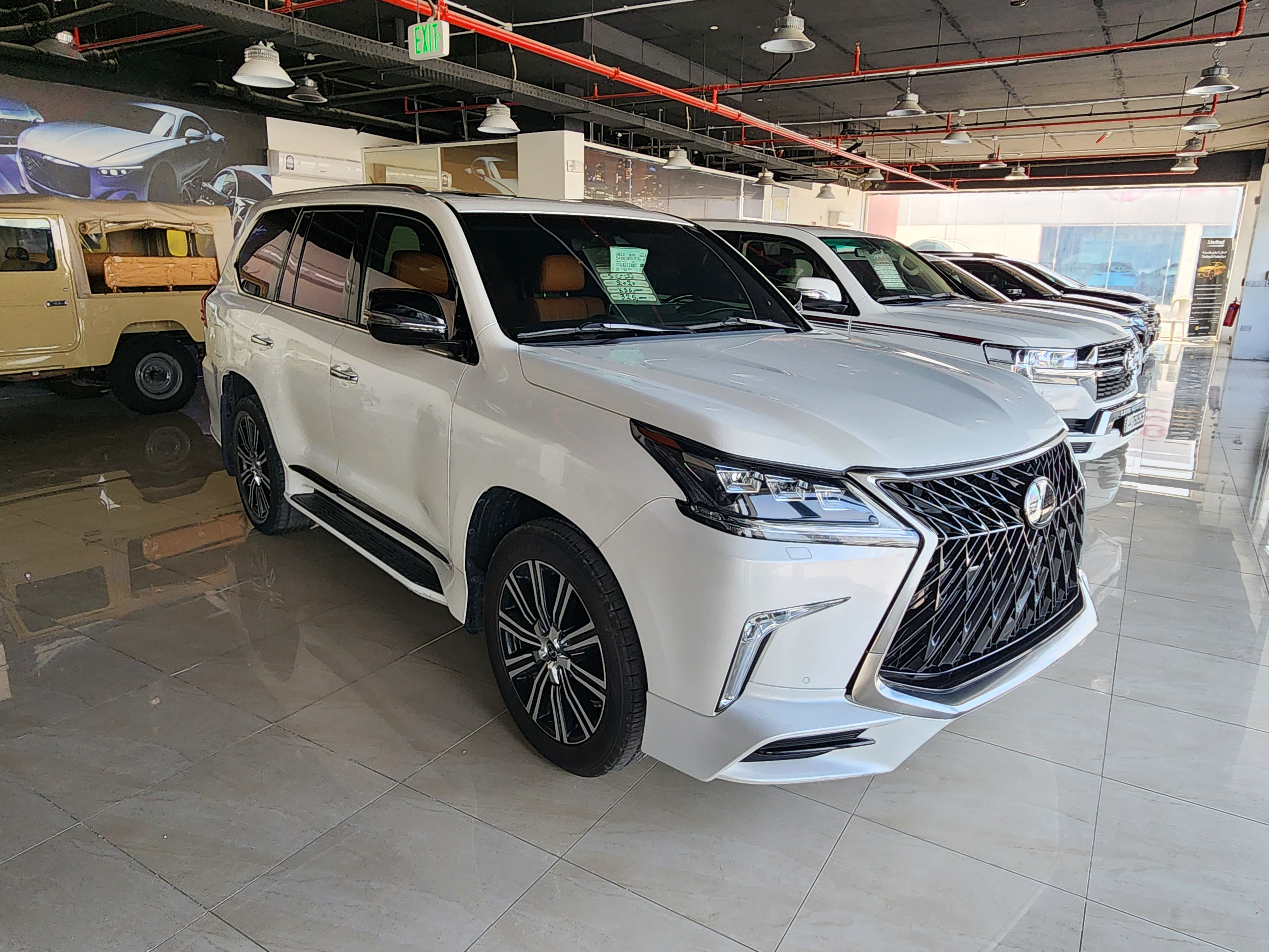 Lexus LX 570 S - Image 4