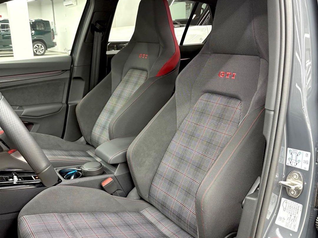 Volkswagen Golf 2024 - Image 4